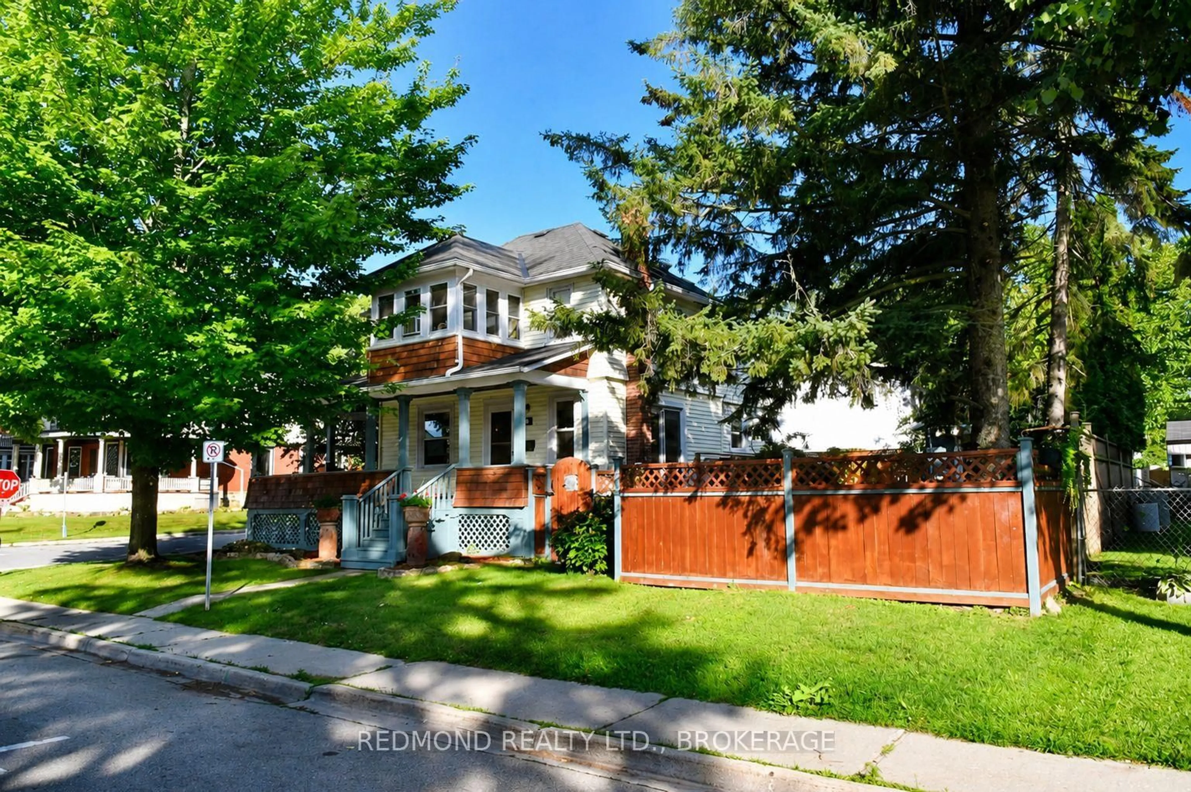 Unknown for 200 South St, Gananoque Ontario K7G 1A3
