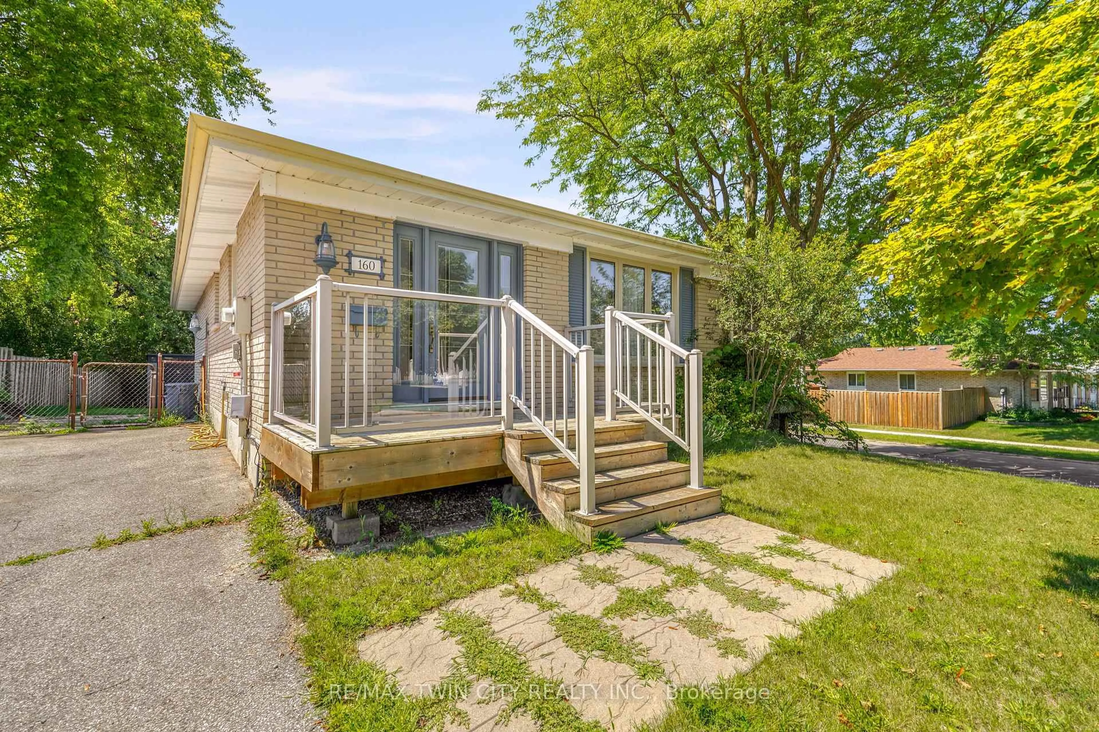 Unknown for 160 Woodlawn Ave, Brantford Ontario N3R 5H4