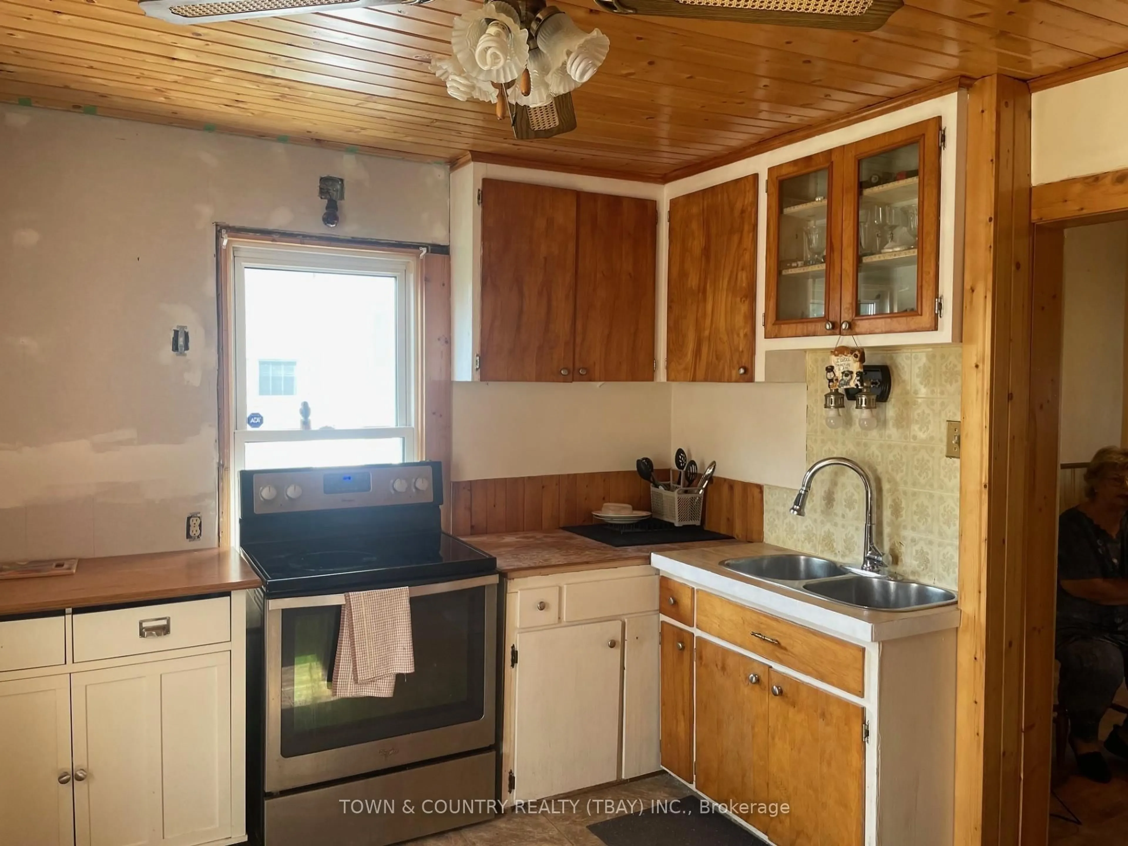 Standard kitchen, unknown for 166 Bell St, Nipigon Ontario P0T 2J0