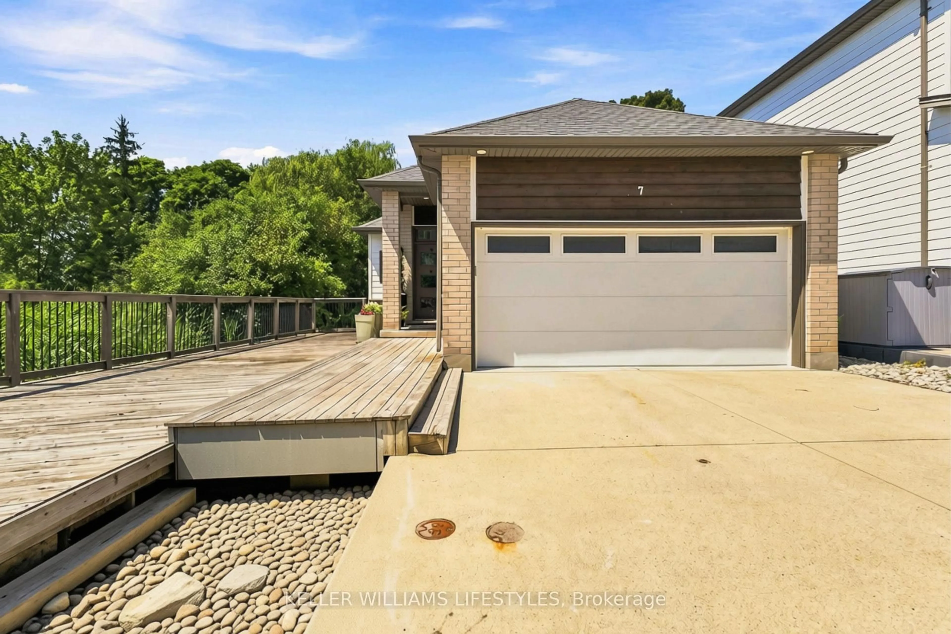 Unknown for 727 Apricot Dr #7, London South Ontario N6K 5A7