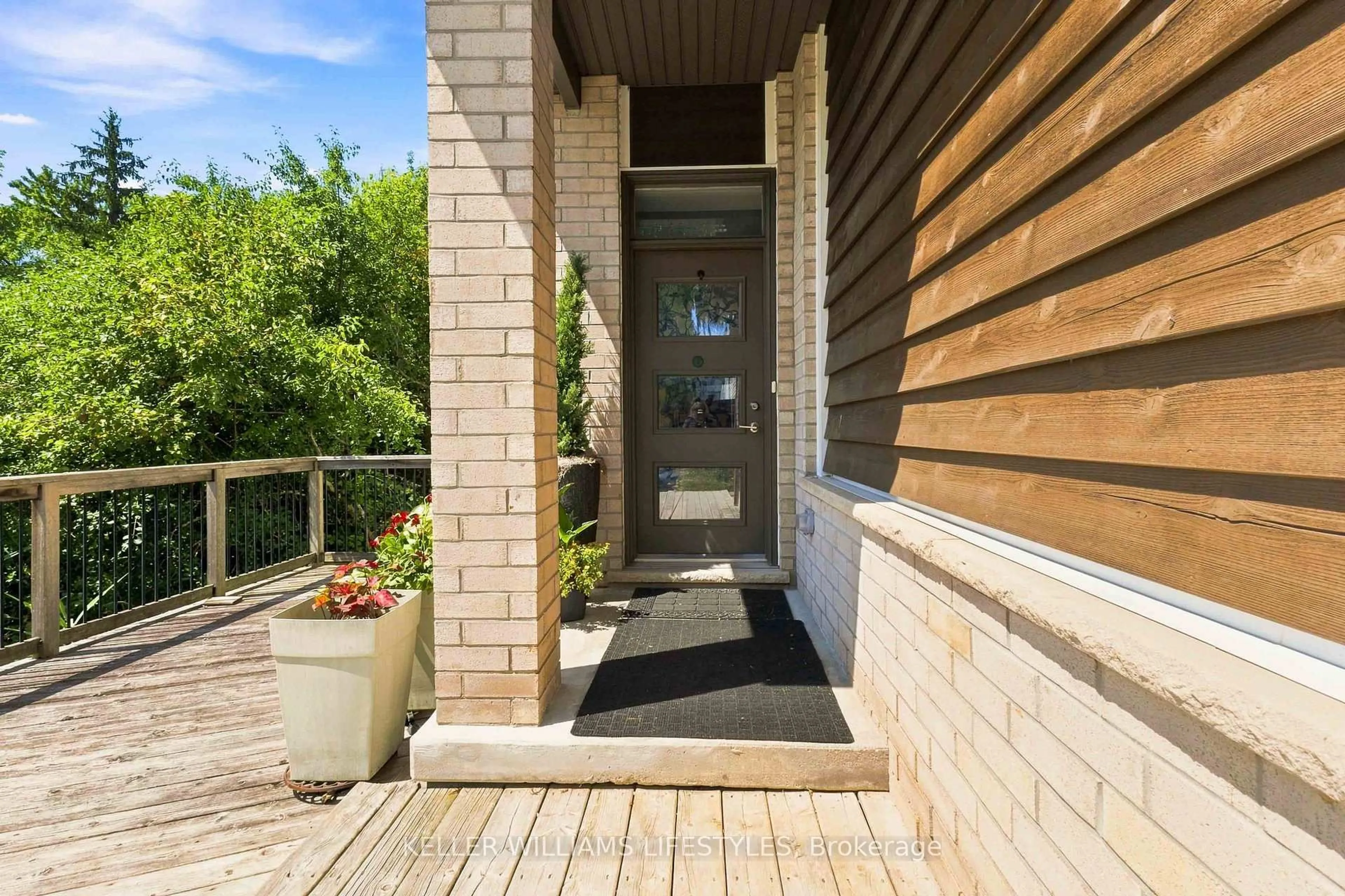 Patio, street for 727 Apricot Dr #7, London South Ontario N6K 5A7