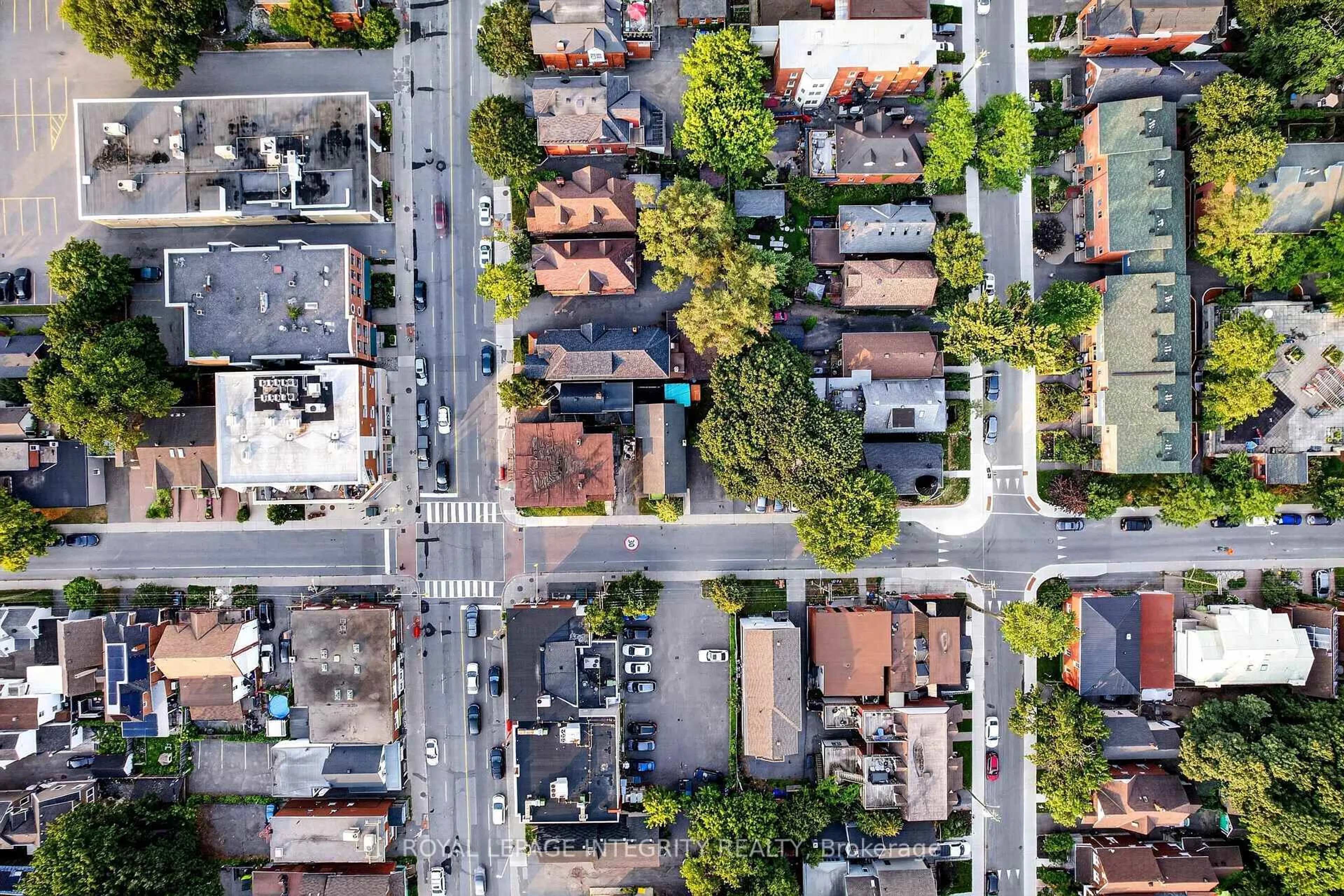 A pic from outside/outdoor area/front of a property/back of a property/a pic from drone, street for 141 Percy St, Ottawa Ontario K1R 6C8