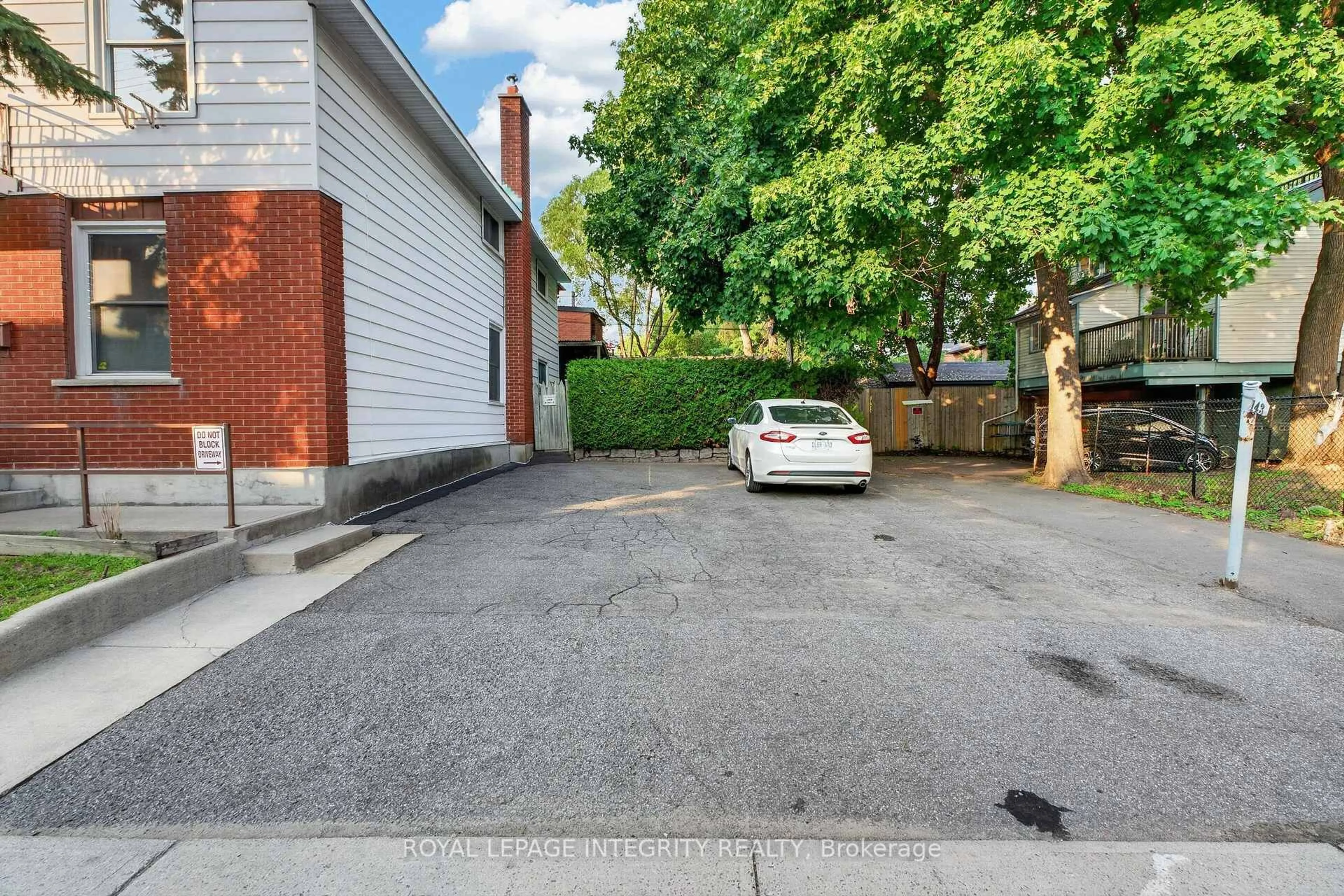 Unknown for 141 Percy St, Ottawa Ontario K1R 6C8