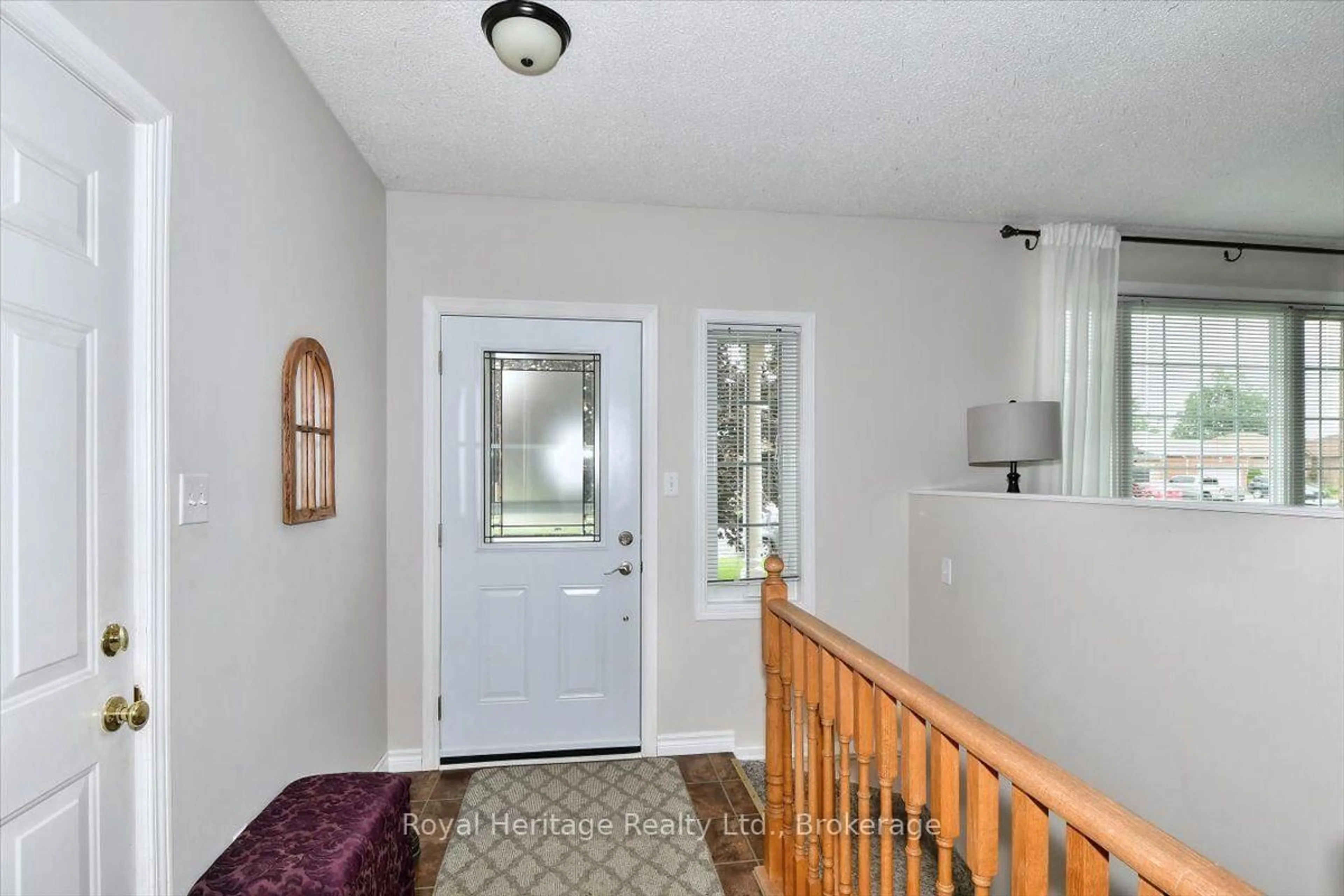 Indoor entryway for 3058 Westridge Blvd, Peterborough Ontario K9K 2K5