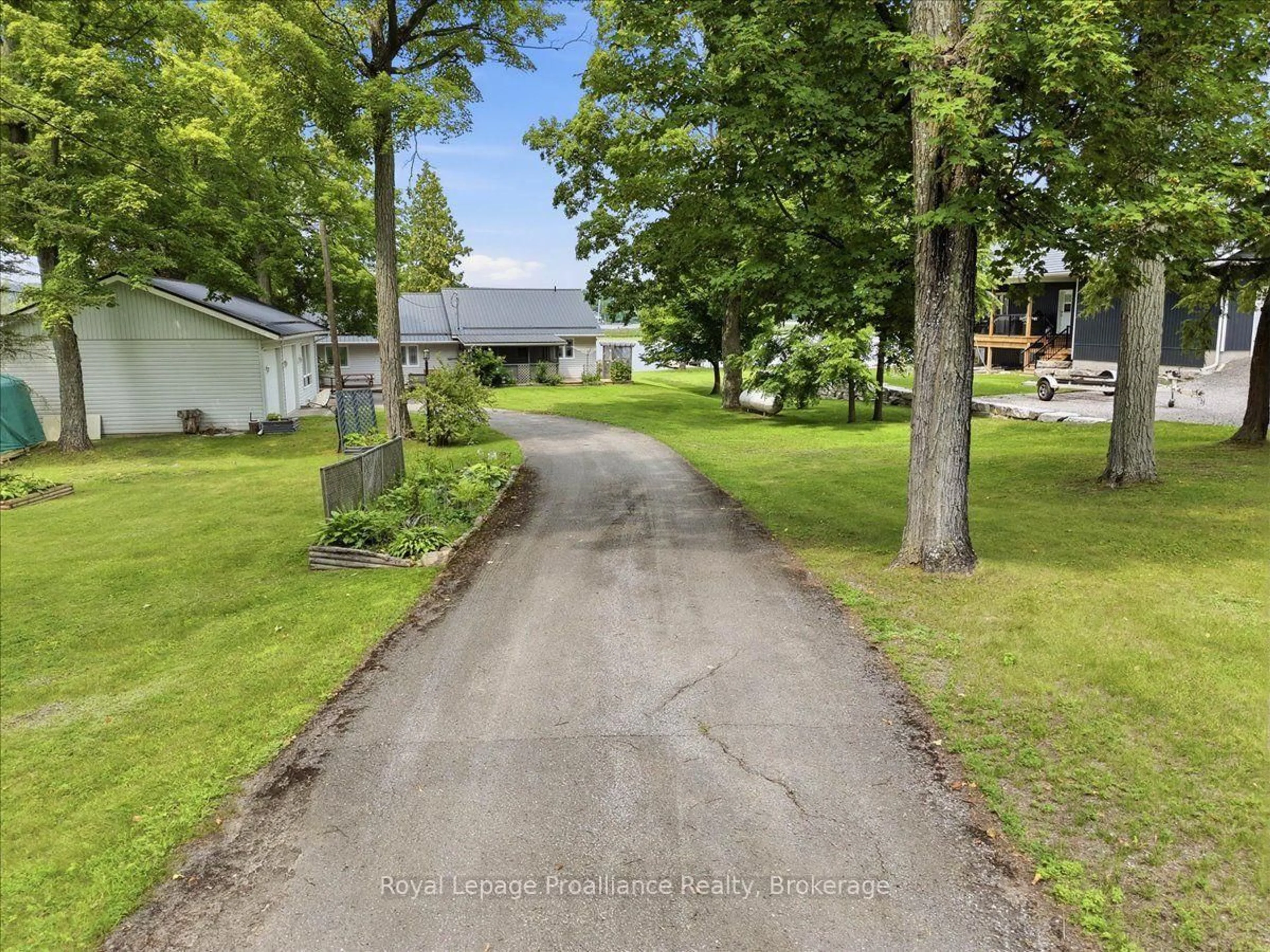 A pic from outside/outdoor area/front of a property/back of a property/a pic from drone, street for 40 Riverview Dr, Trent Hills Ontario K0L 1Y0
