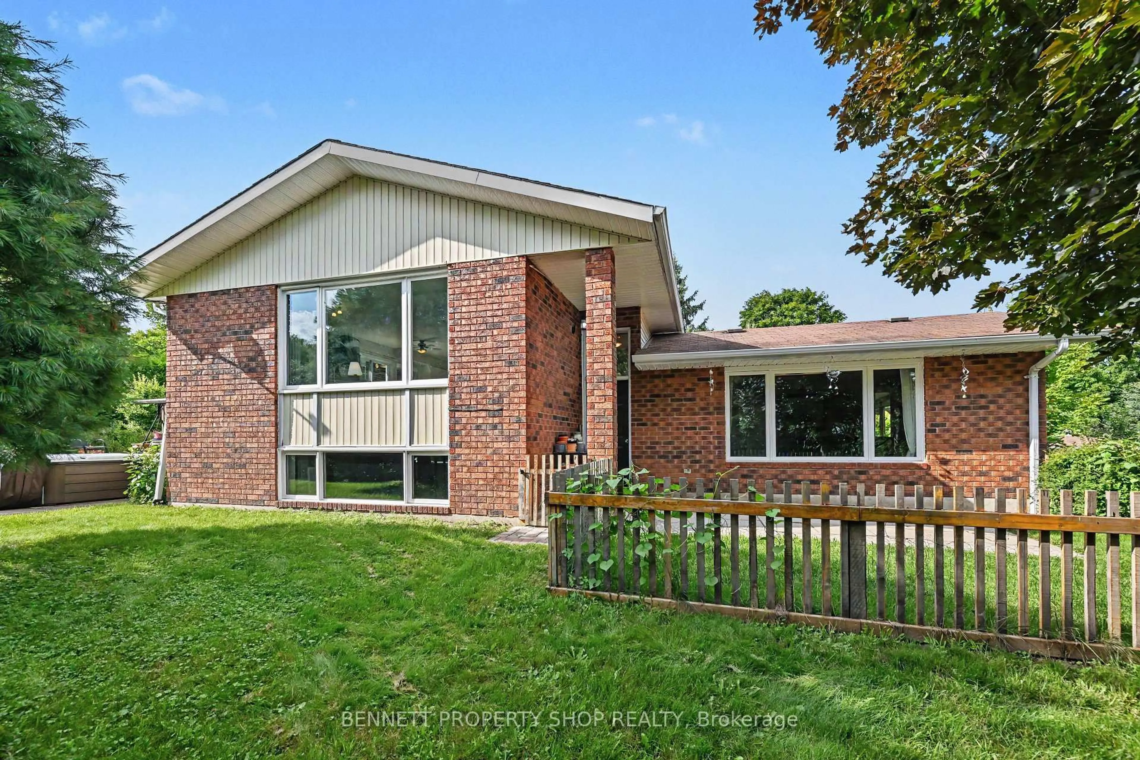 Home with brick exterior material, unknown for 500 Maloney Rd, Renfrew Ontario K7V 3Z8