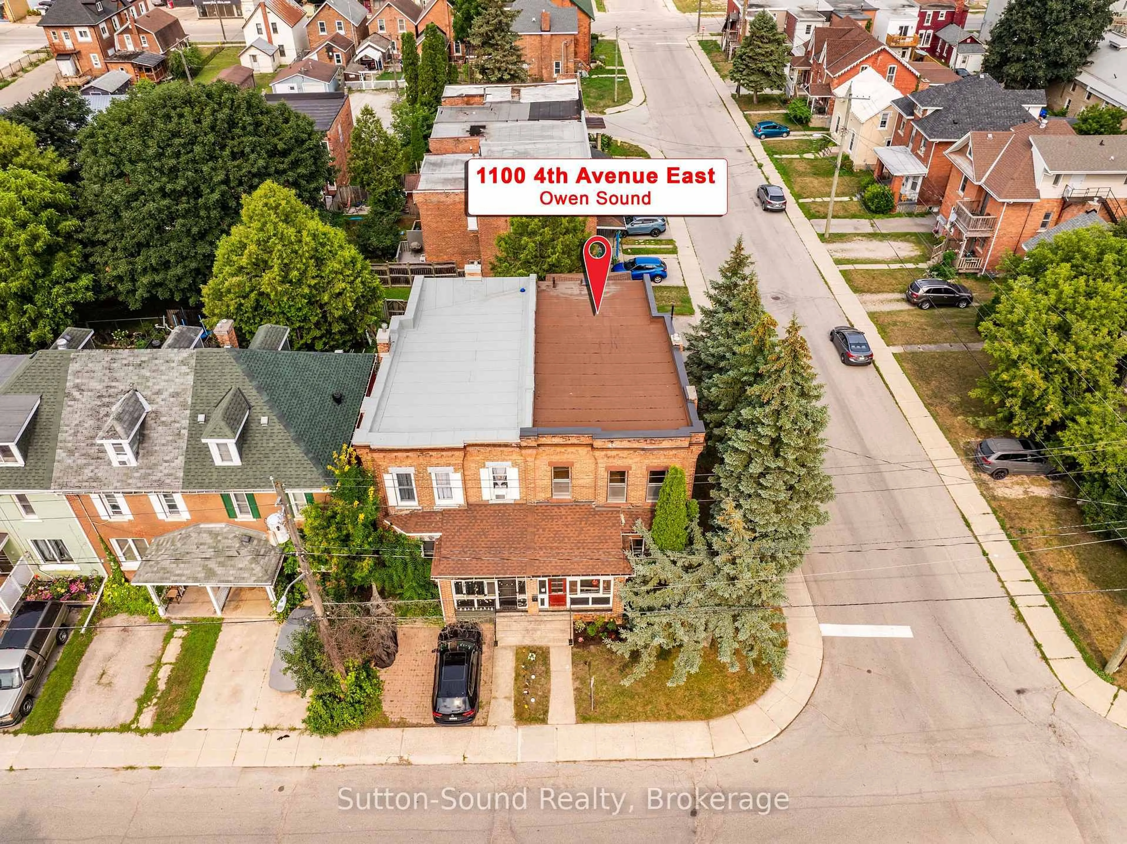 A pic from outside/outdoor area/front of a property/back of a property/a pic from drone, street for 1100 4th Ave, Owen Sound Ontario N4K 2P2