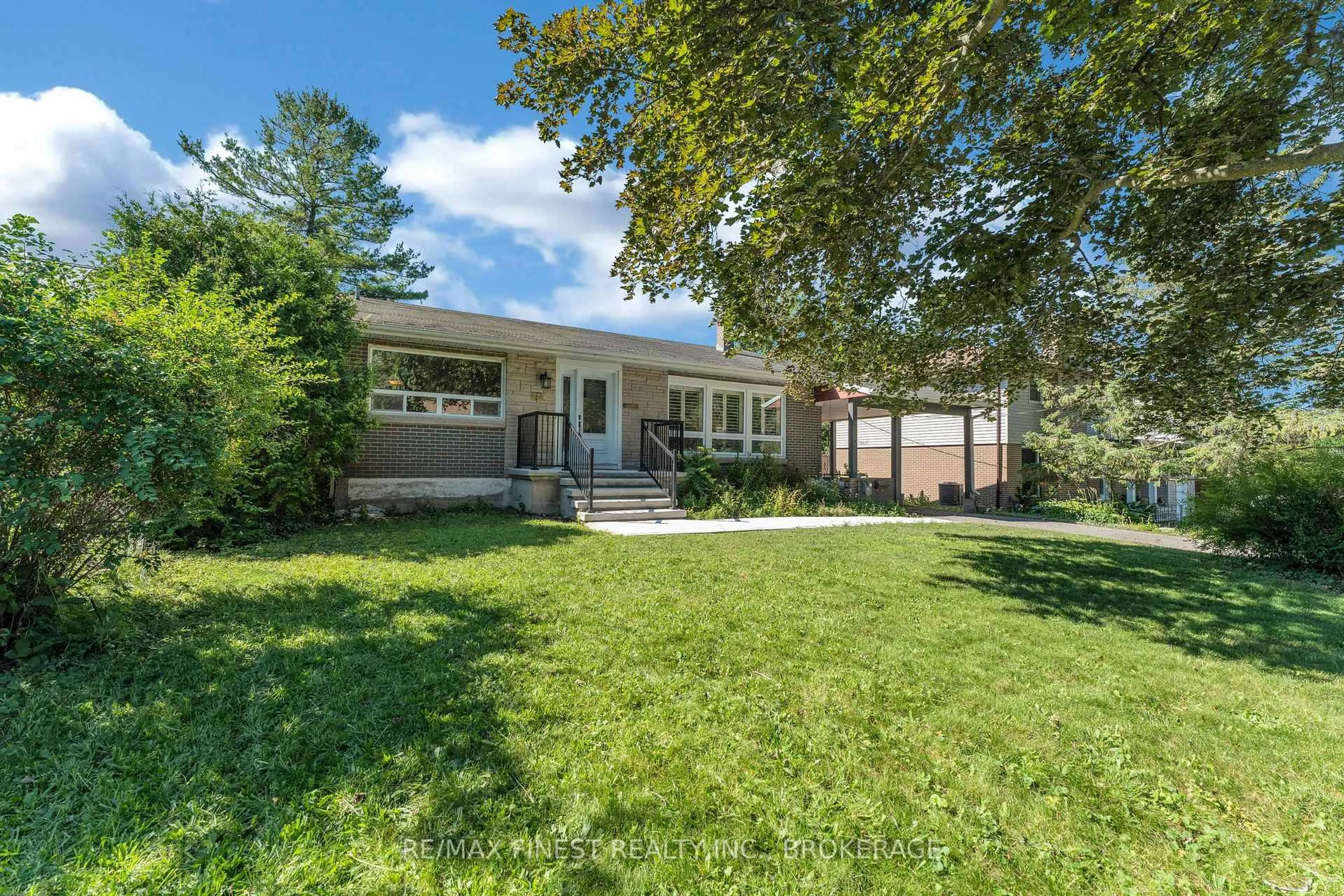 A pic from outside/outdoor area/front of a property/back of a property/a pic from drone, street for 60 Sherwood Dr, Kingston Ontario K7M 2E3