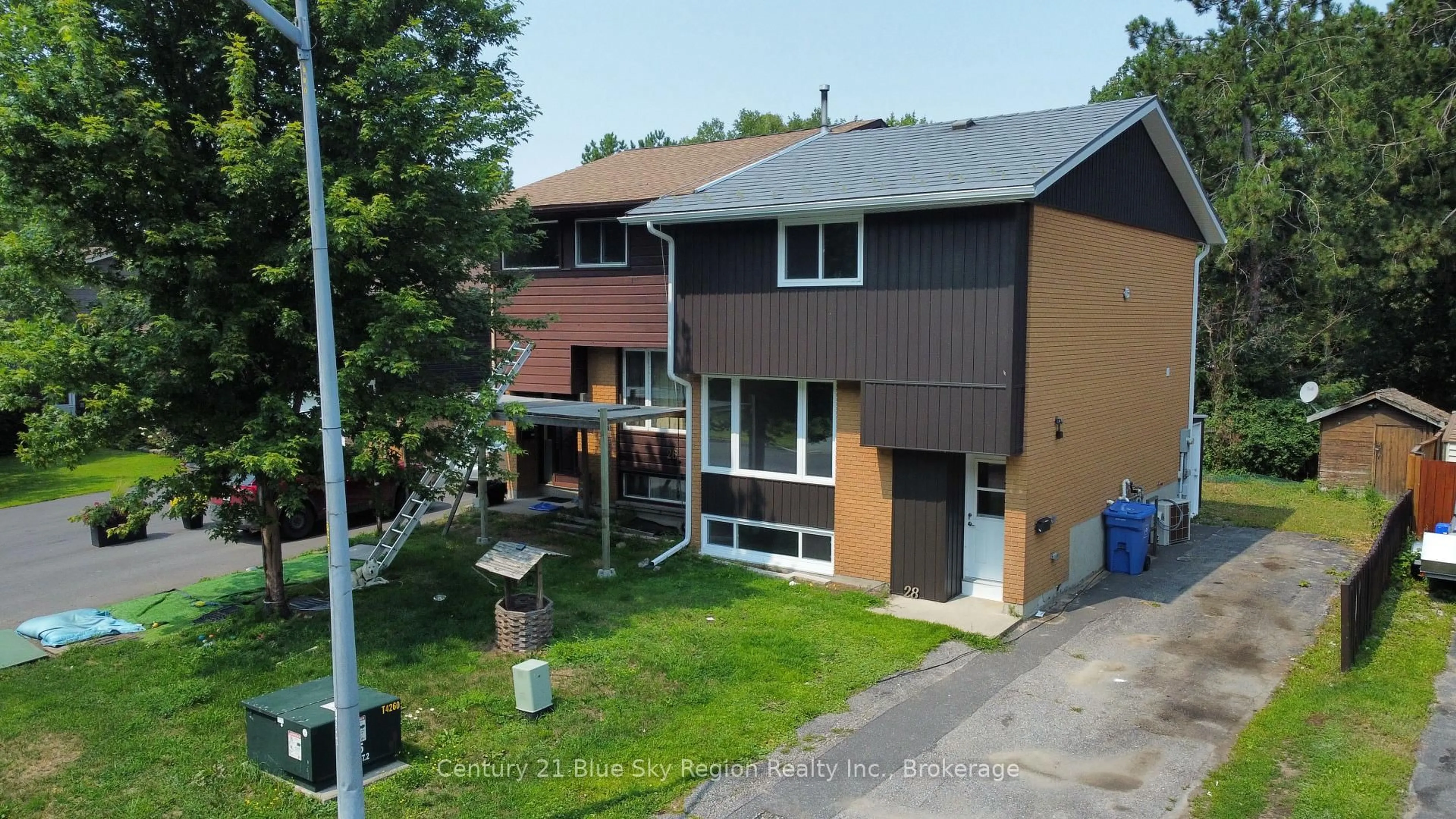 A pic from outside/outdoor area/front of a property/back of a property/a pic from drone, street for 28 Lovell Ave, North Bay Ontario P1A 3R8