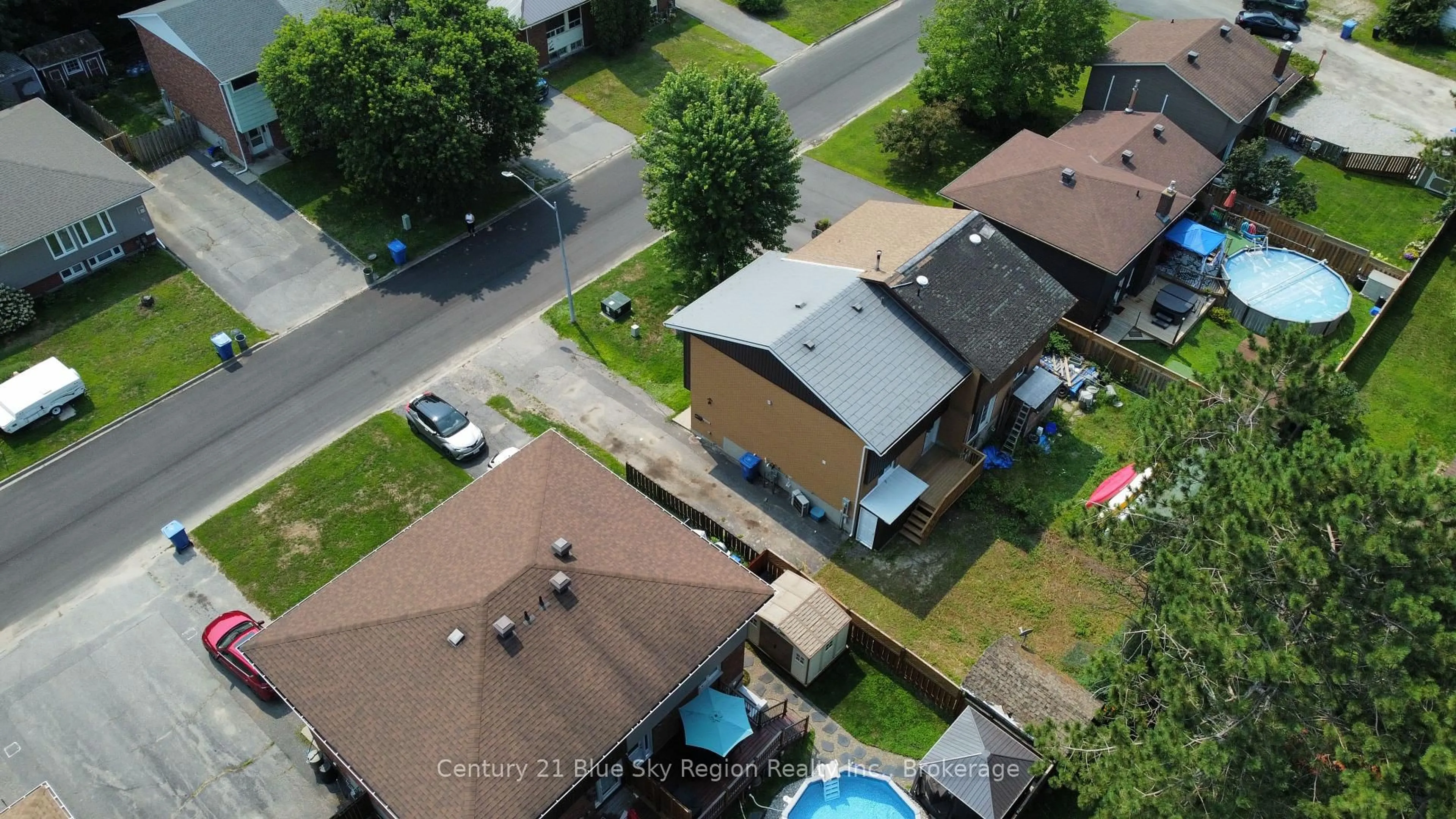 A pic from outside/outdoor area/front of a property/back of a property/a pic from drone, unknown for 28 Lovell Ave, North Bay Ontario P1A 3R8