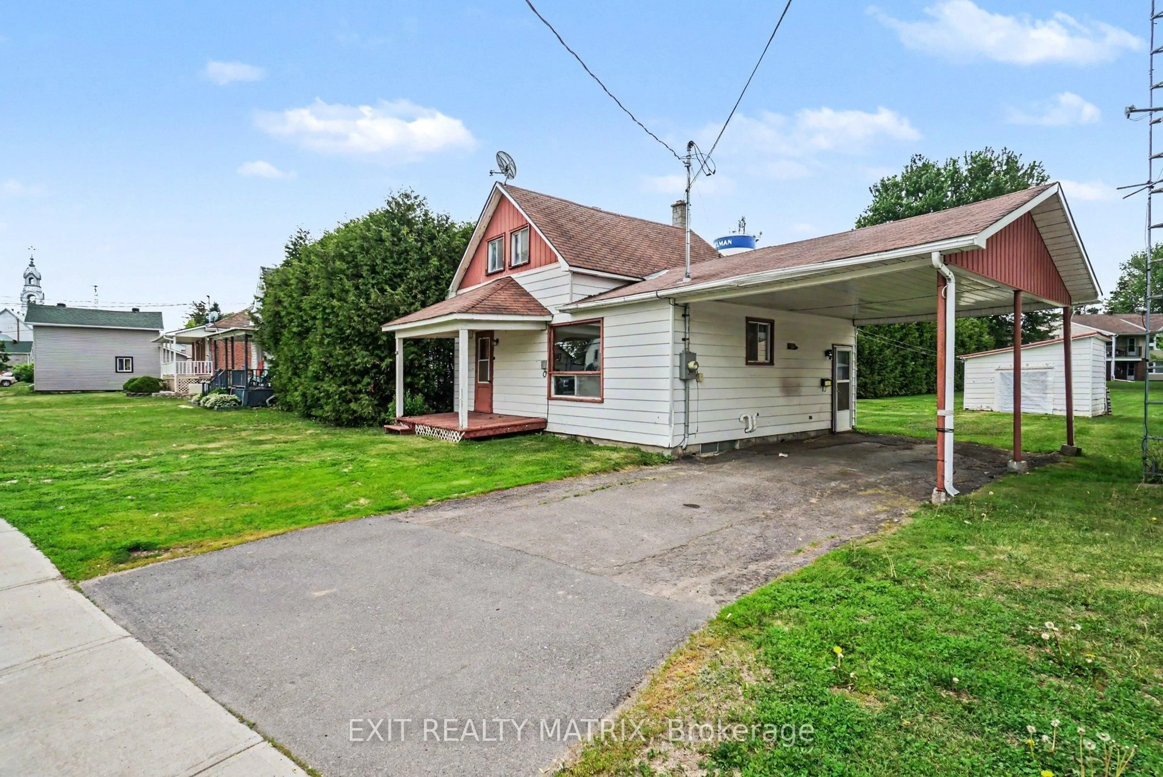 A pic from outside/outdoor area/front of a property/back of a property/a pic from drone, street for 91 Laurier St, Casselman Ontario K0A 1M0