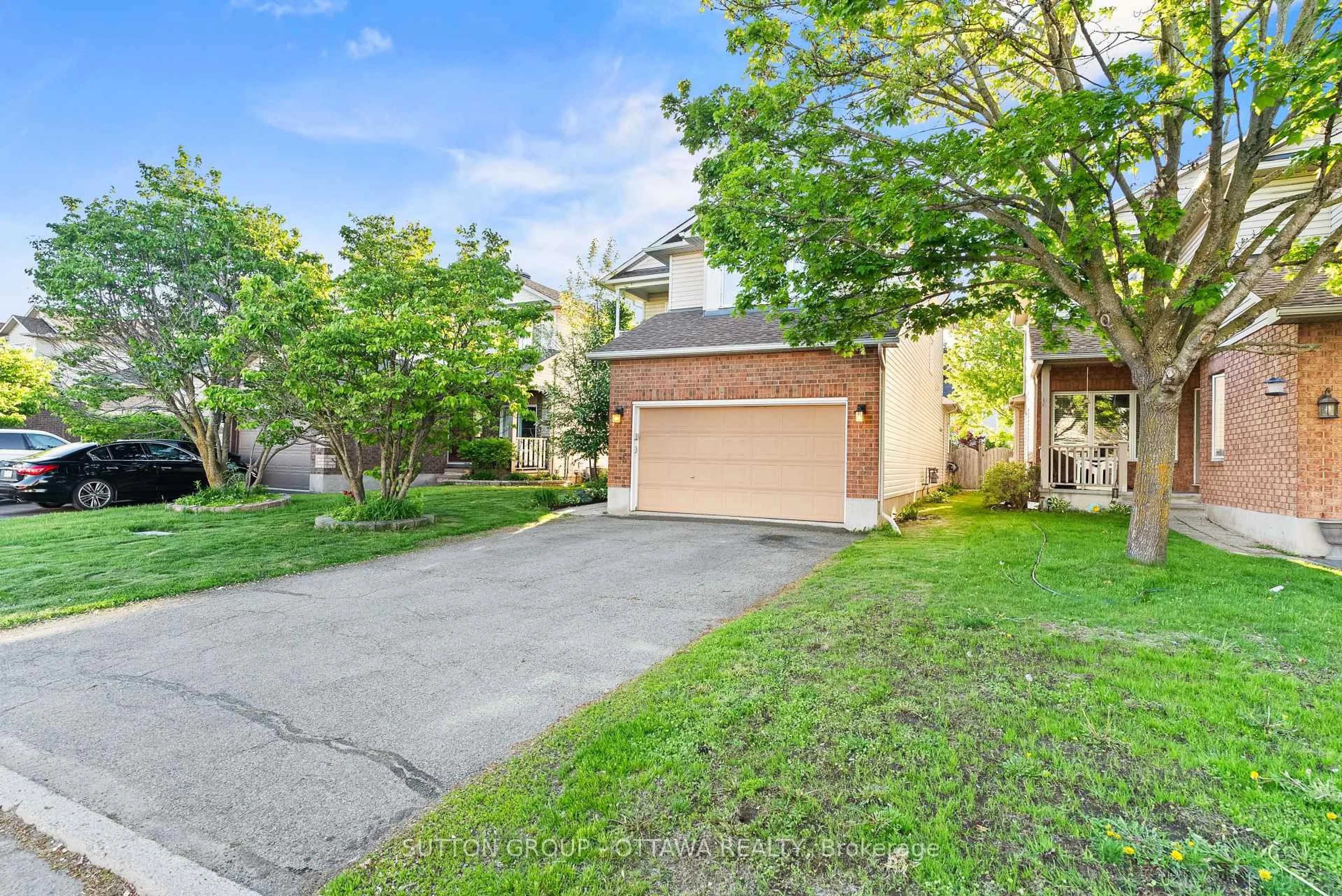 A pic from outside/outdoor area/front of a property/back of a property/a pic from drone, street for 4105 WOLFE POINT Way, Ottawa Ontario K1V 1P3