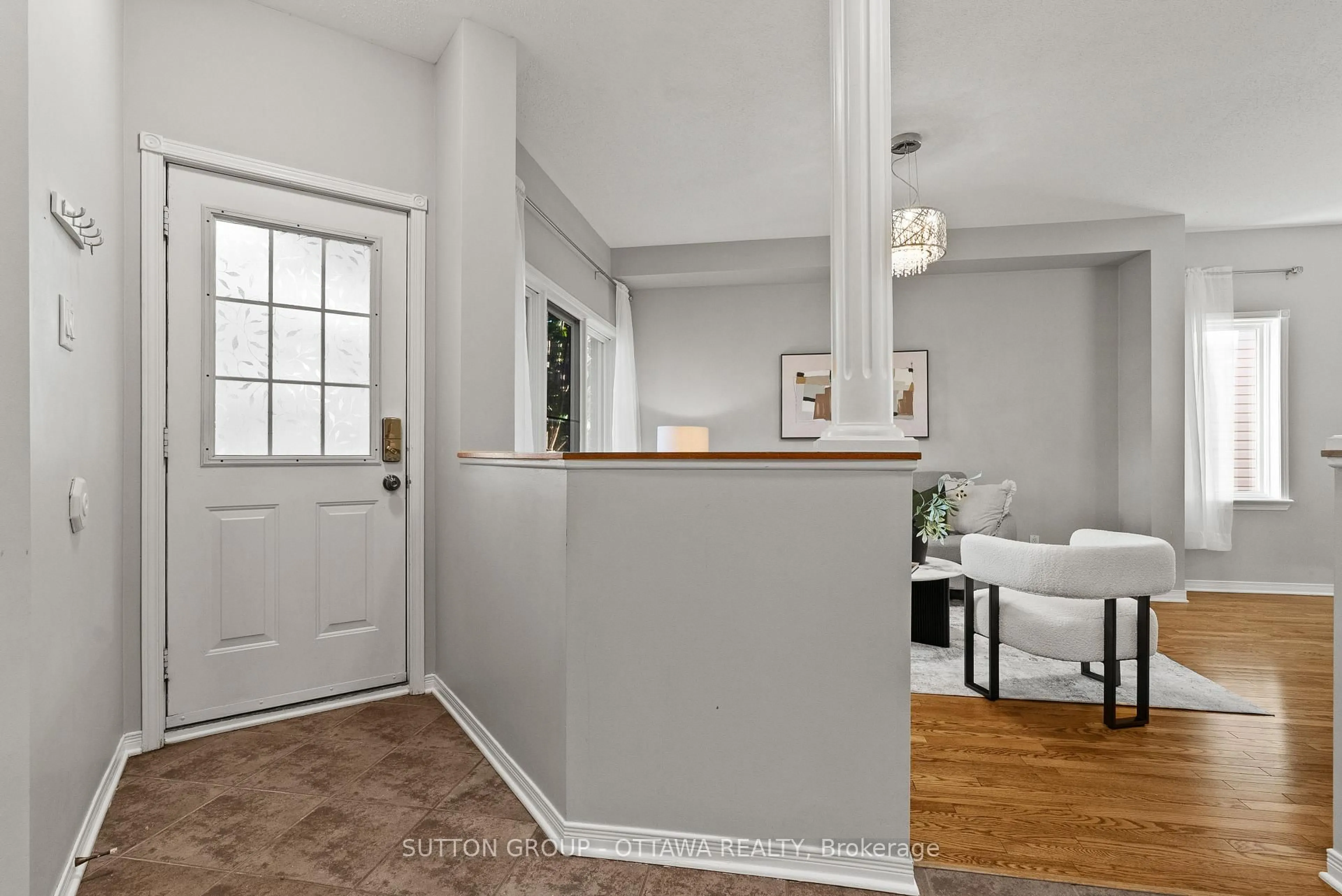 Indoor entryway for 4105 WOLFE POINT Way, Ottawa Ontario K1V 1P3