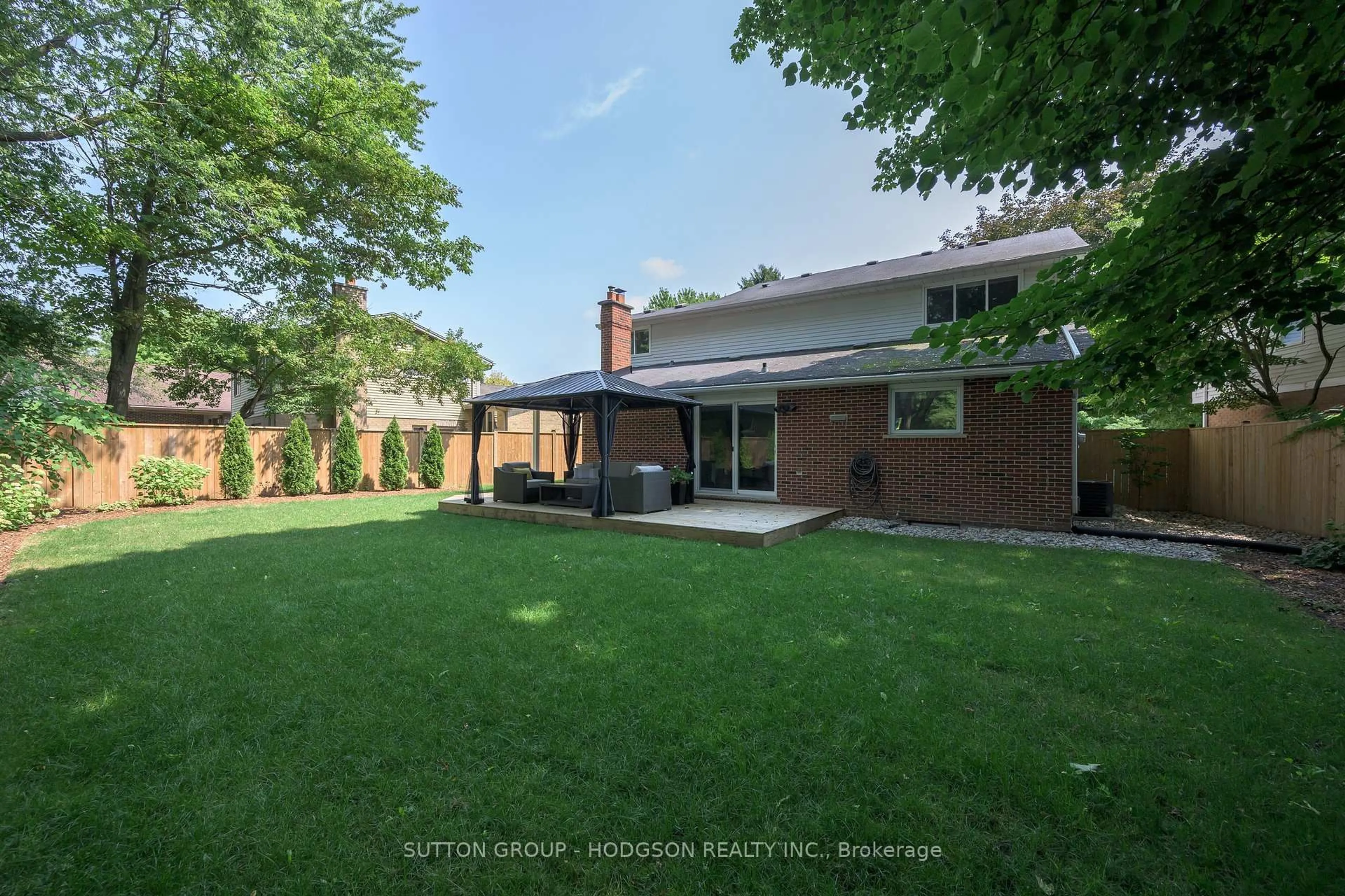 A pic from outside/outdoor area/front of a property/back of a property/a pic from drone, street for 12 Spencer Cres, London North Ontario N5X 2K6