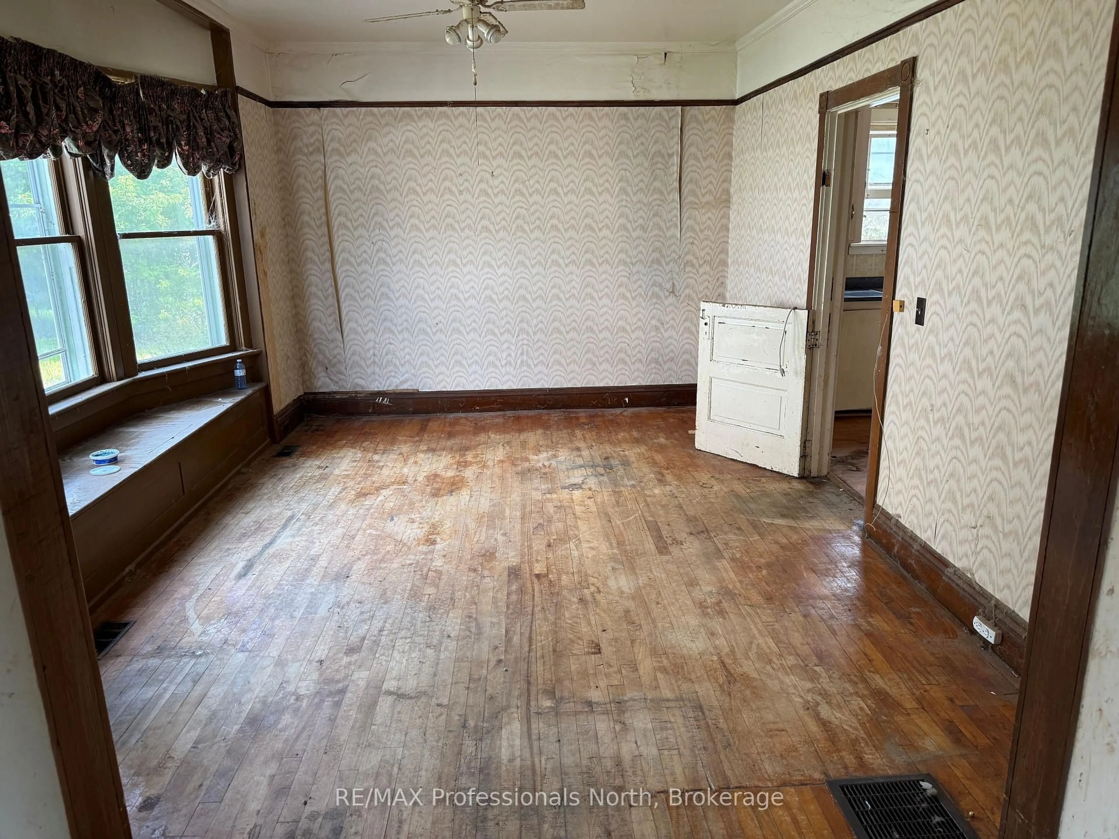 A pic of a room for 2517 HWY 518 Highway, McMurrich/Monteith Ontario P0A 1Y0
