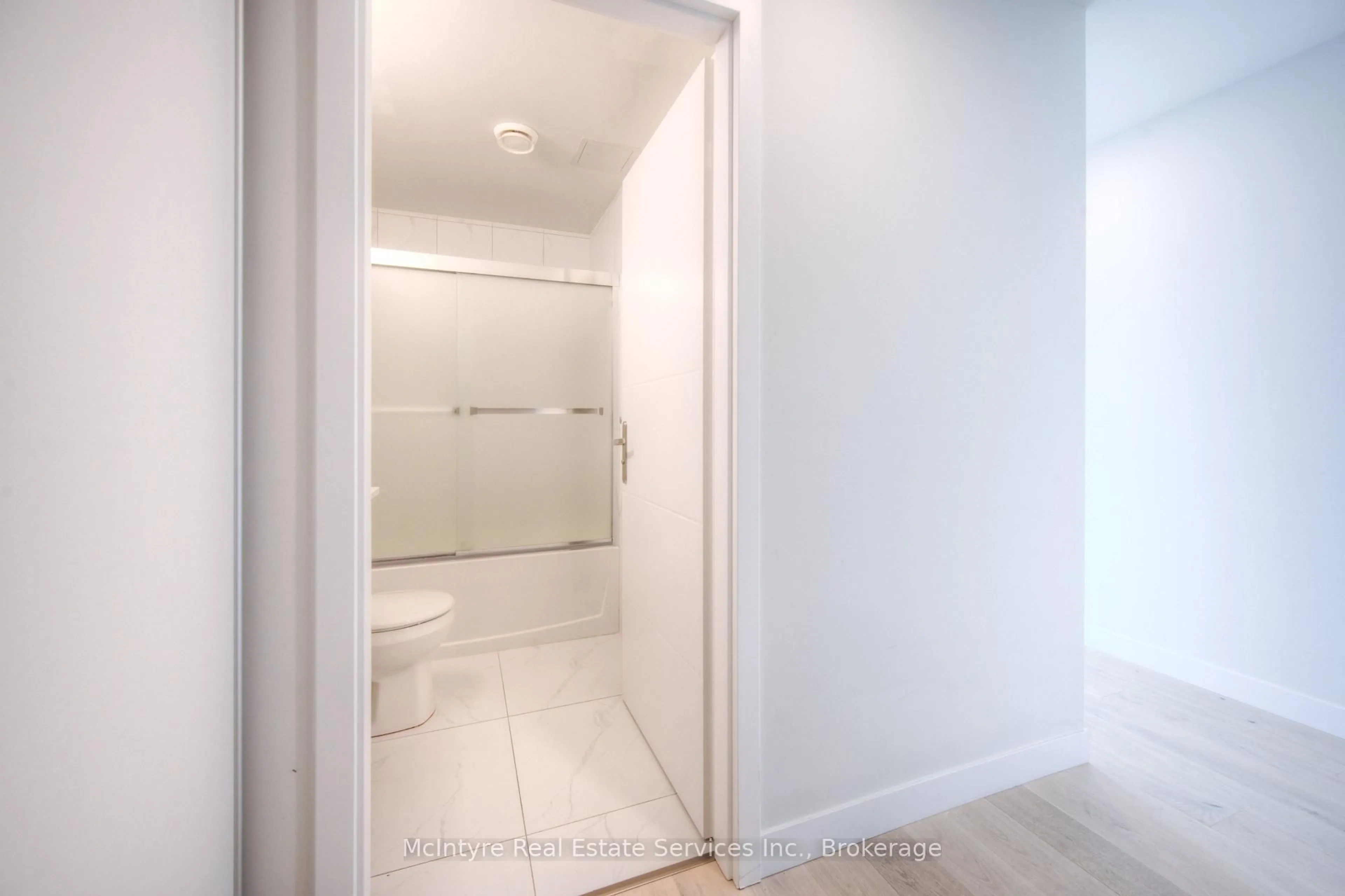A pic of a room for 60 Frederick St #2209, Kitchener Ontario N2H 0C7