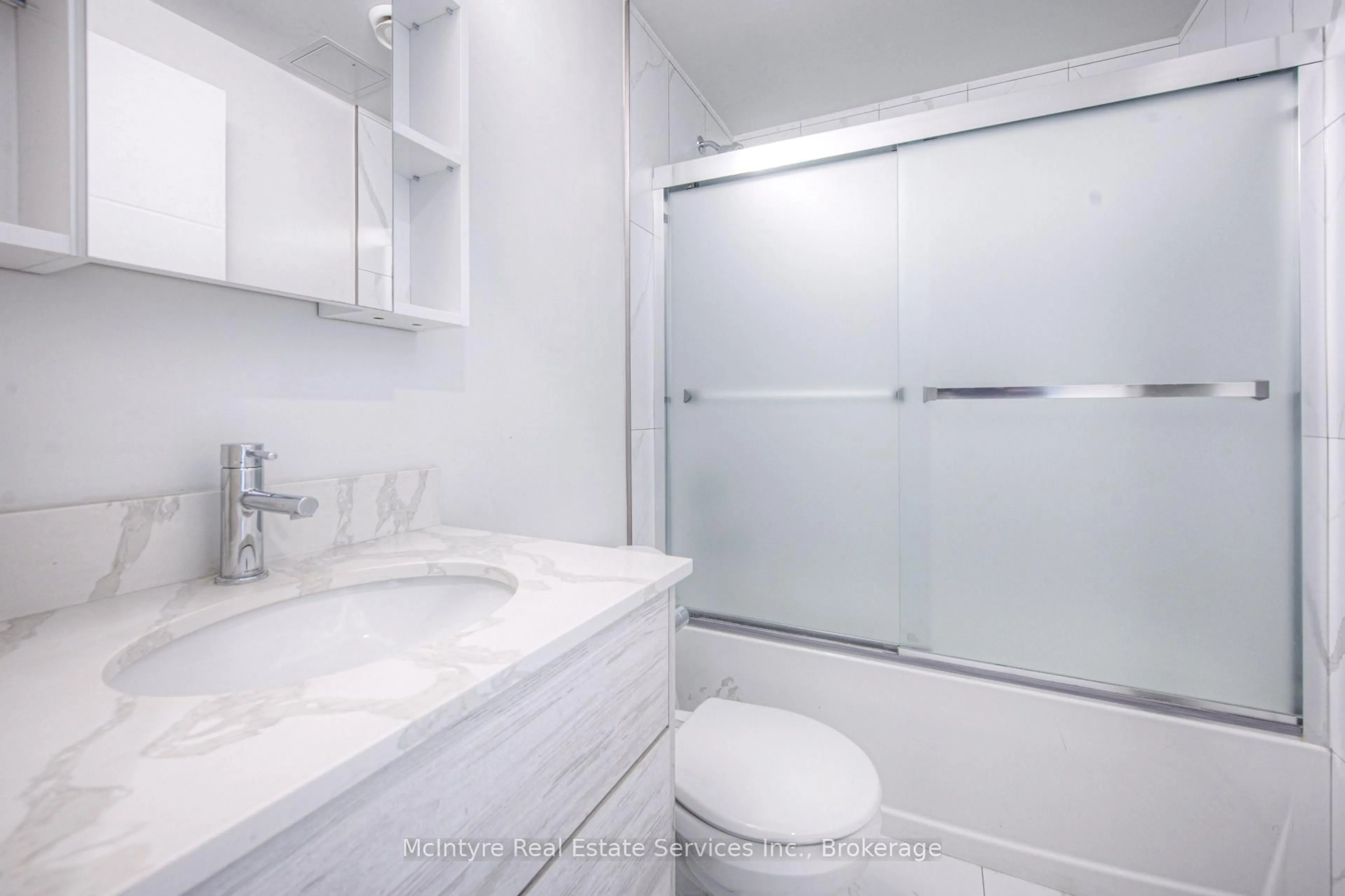 Standard bathroom, ceramic/tile floor for 60 Frederick St #2209, Kitchener Ontario N2H 0C7