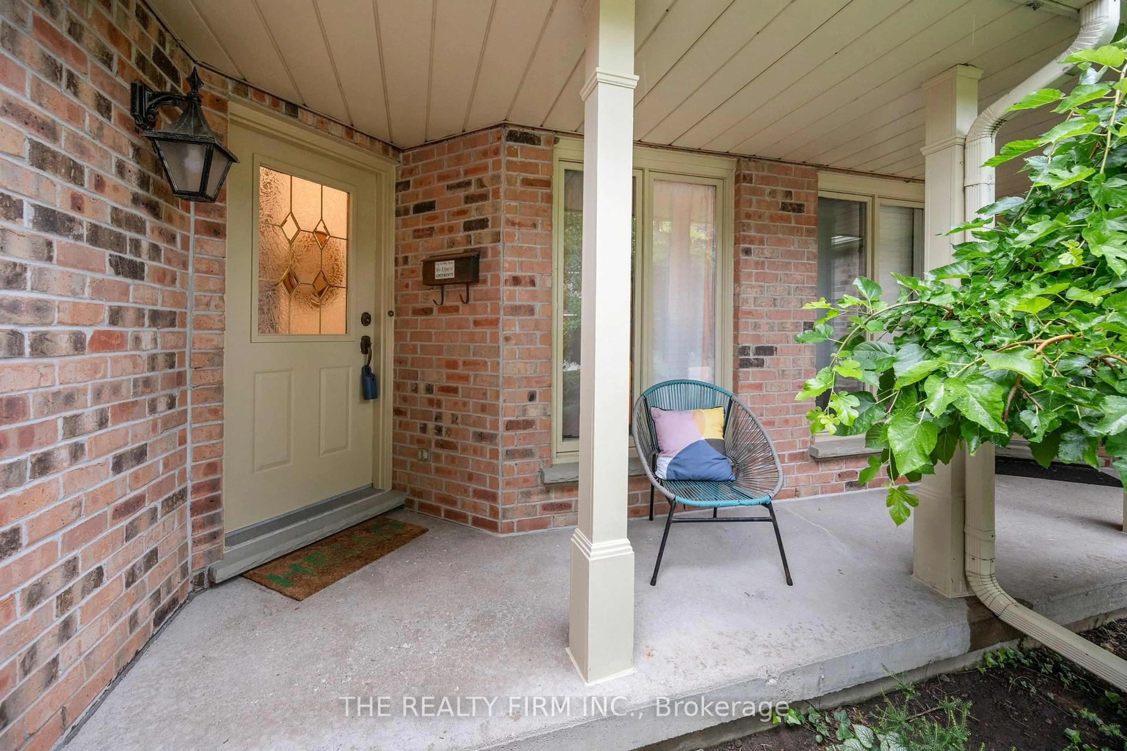 Indoor entryway for 810 Maitland St #12, London East Ontario N5Y 5K3