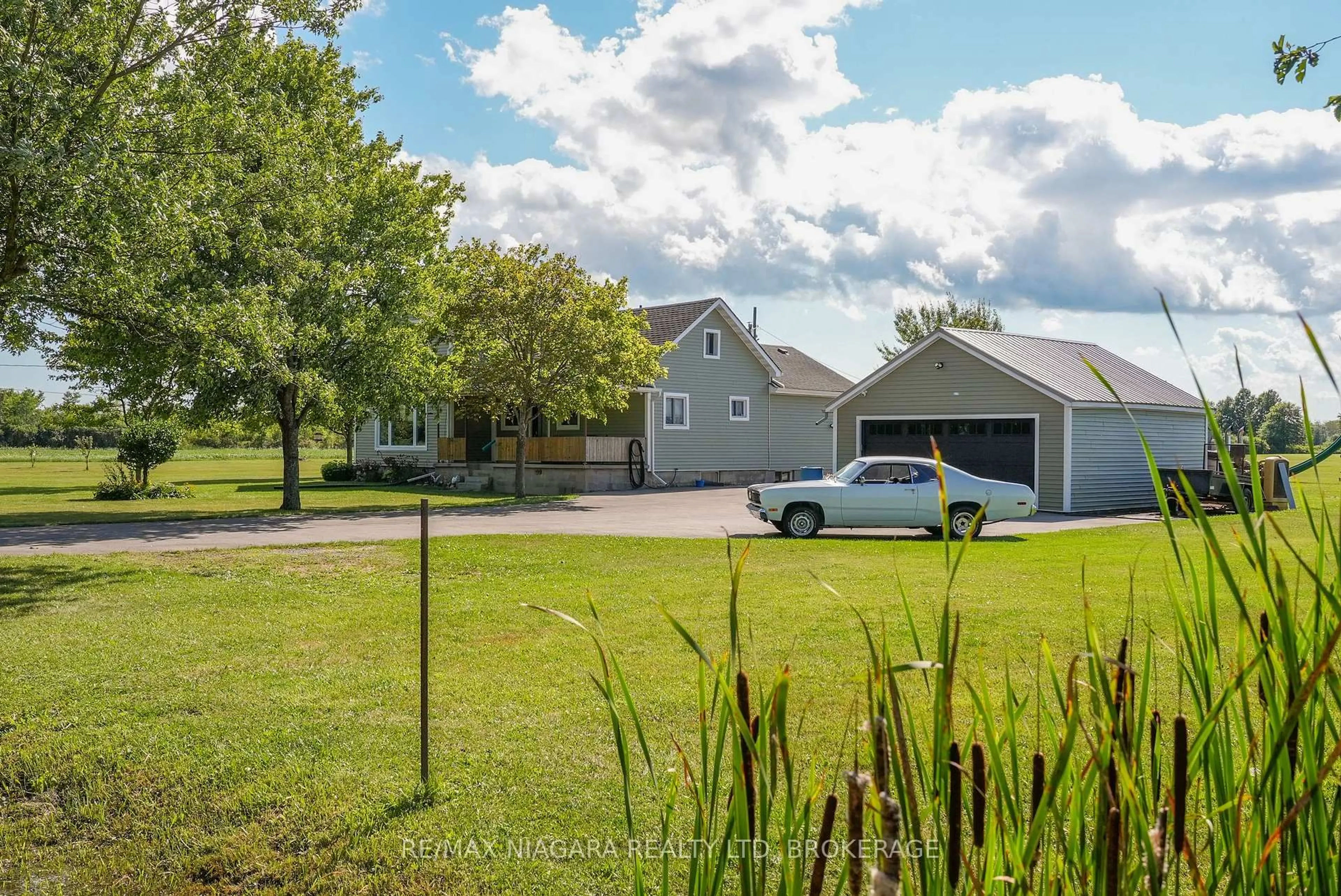 A pic from outside/outdoor area/front of a property/back of a property/a pic from drone, water/lake/river/ocean view for 11871 Sodom Rd, Niagara Falls Ontario L2E 6S6