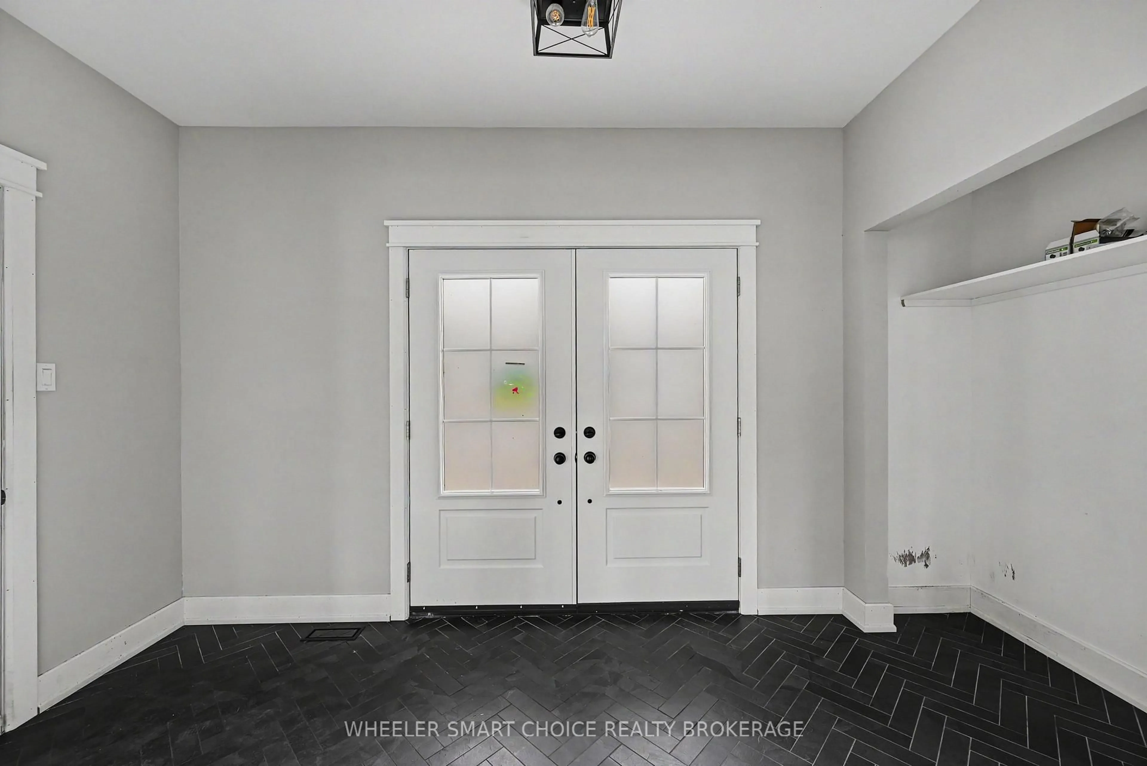 Indoor entryway for 31 Dale St, South Stormont Ontario K0C 1P0