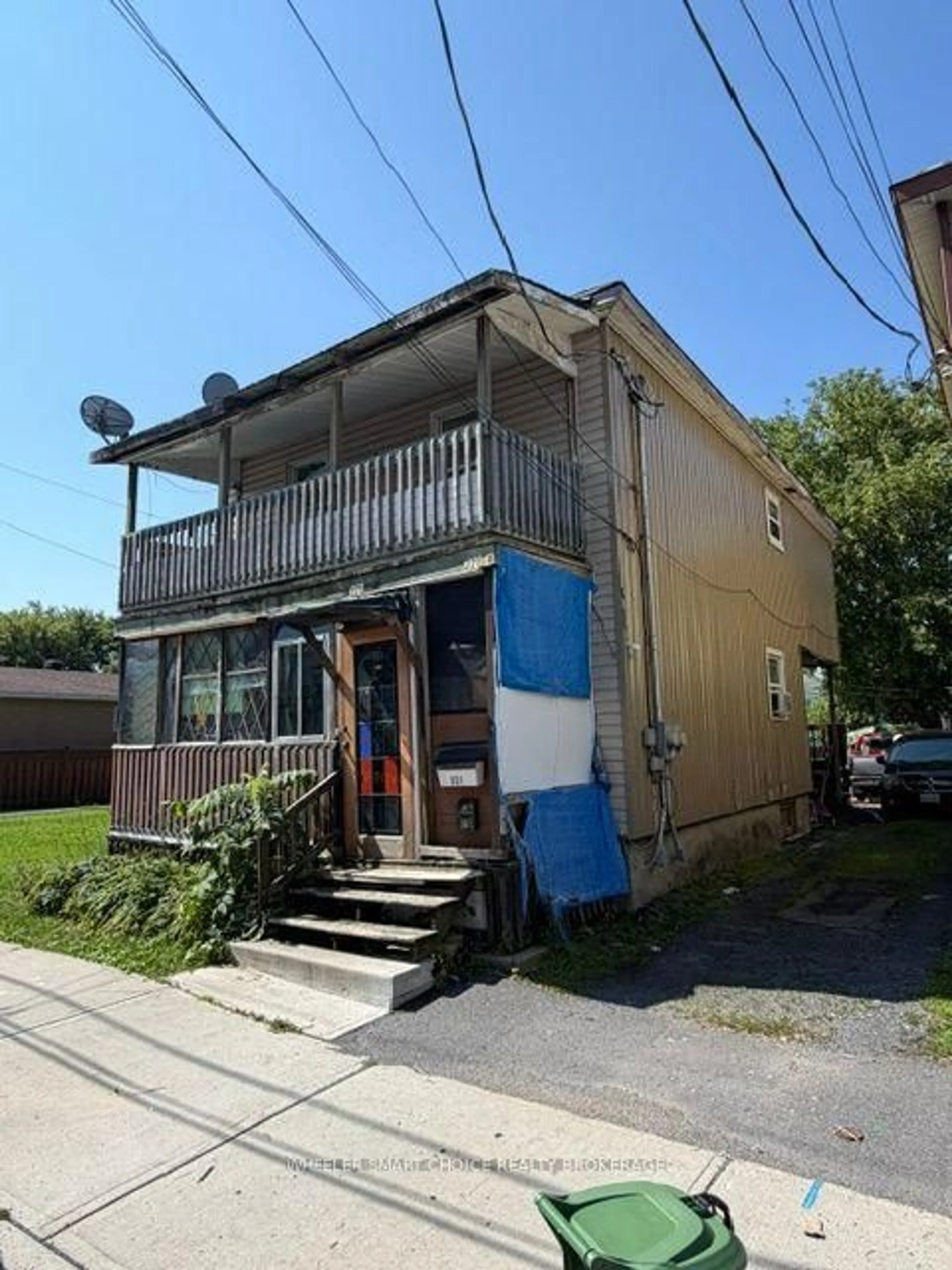 Unknown for 321 Louisa St, Cornwall Ontario K6H 4R2