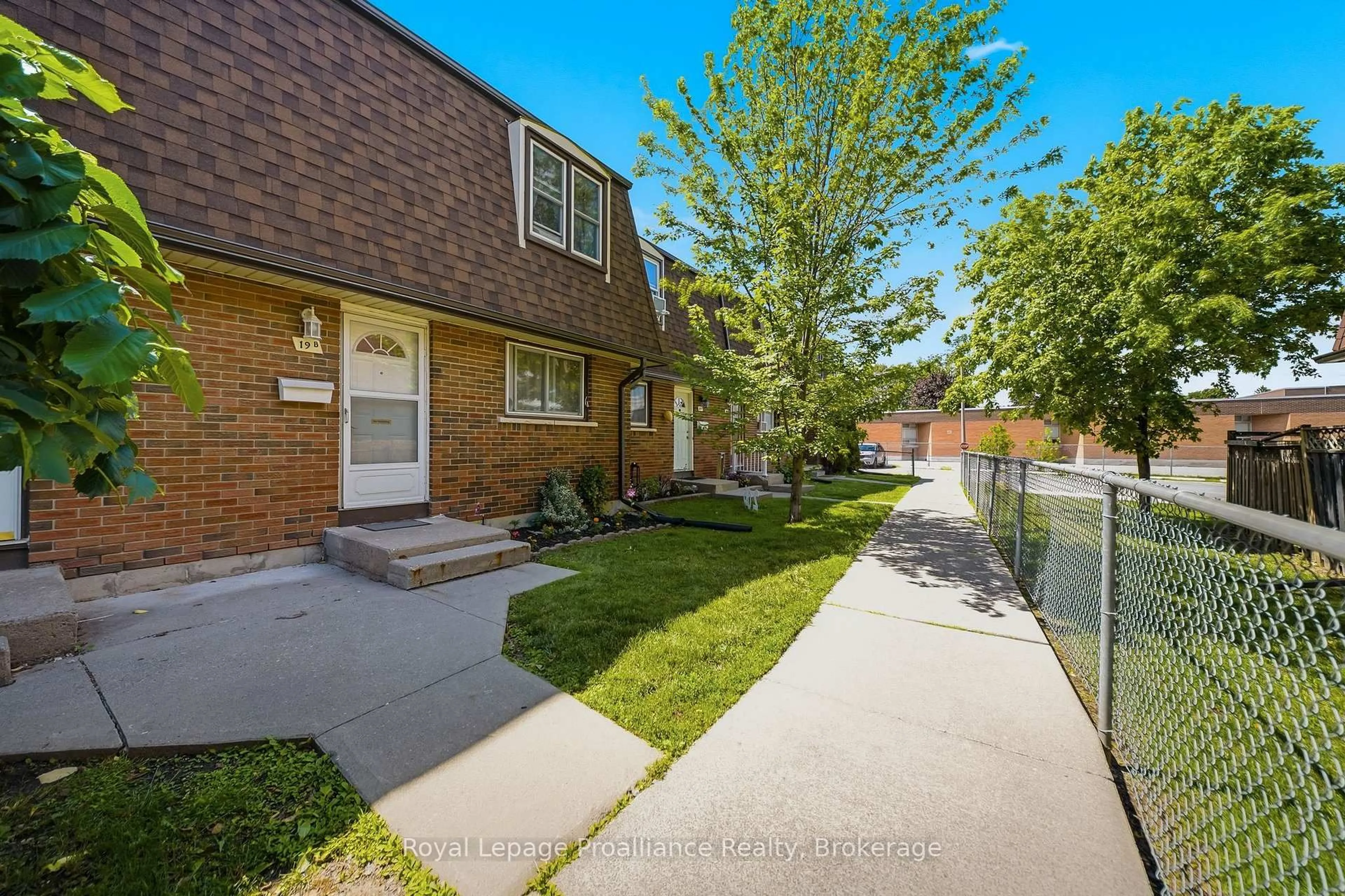 Patio, street for 19 Prince of Wales Dr #B, Belleville Ontario K8P 2T5