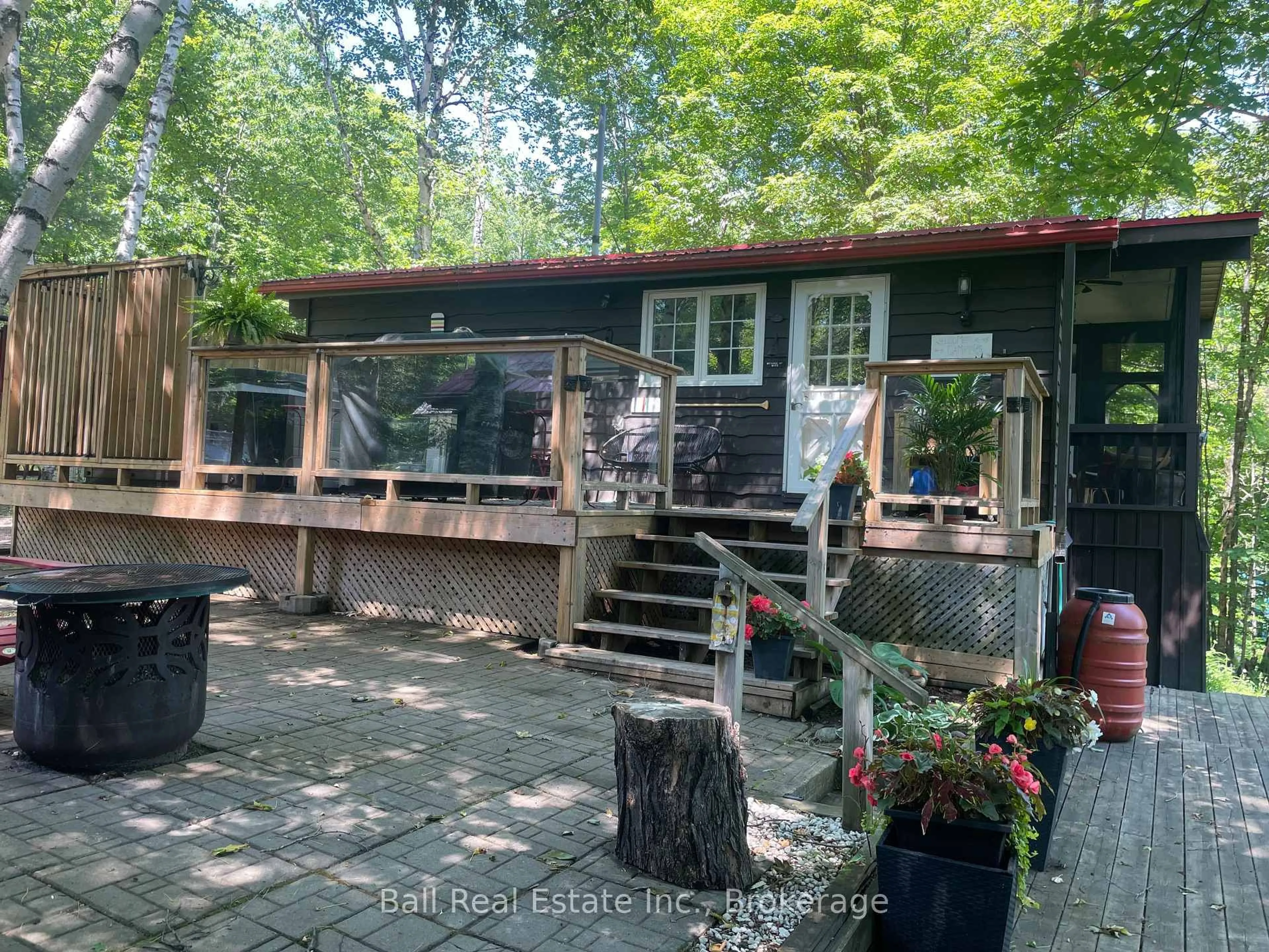 Patio, forest/trees view for 1046 Edith Cres, Highlands East Ontario K0M 1R0
