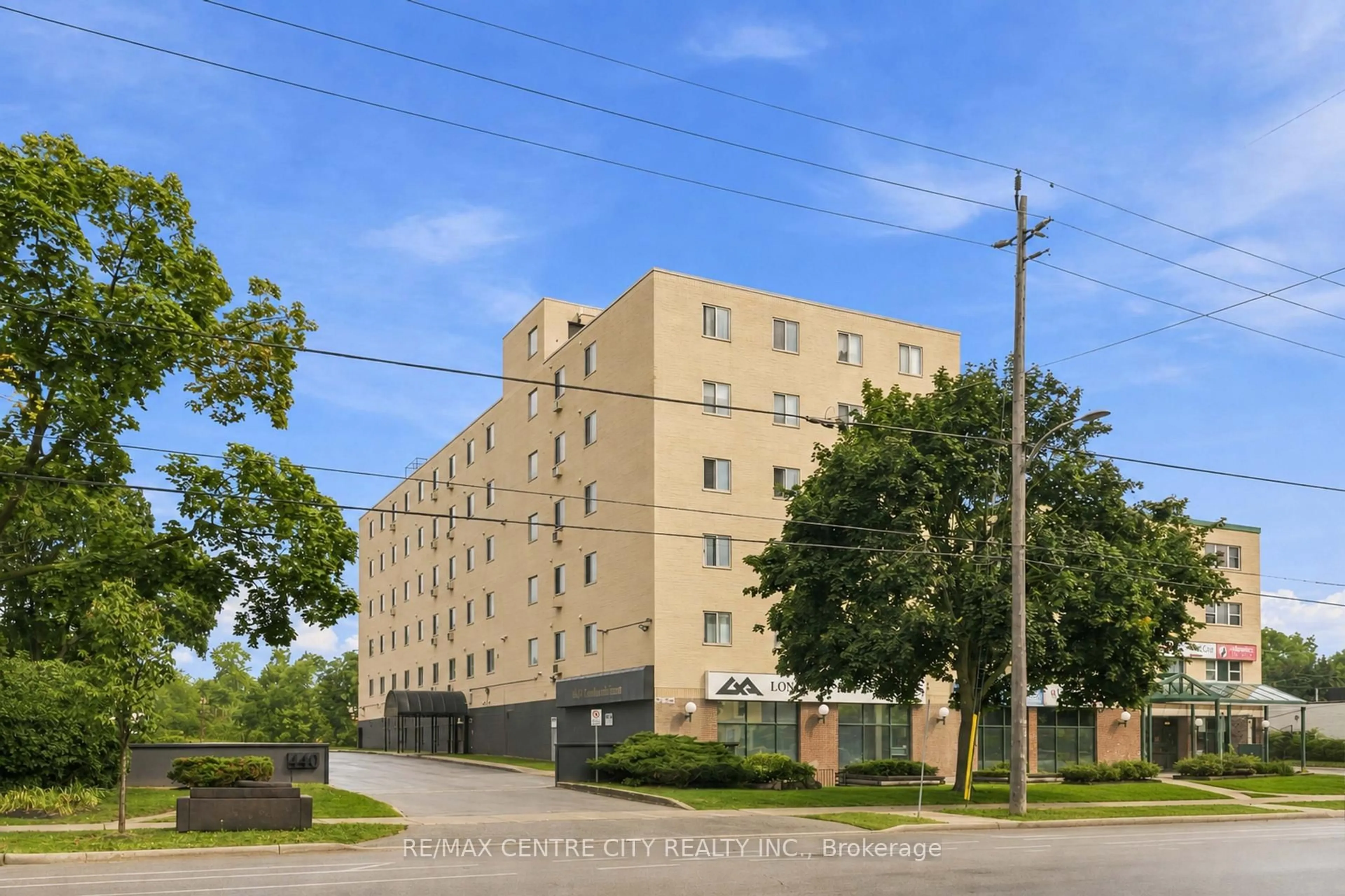 Unknown for 440 Central Ave #405, London East Ontario N6B 2E5