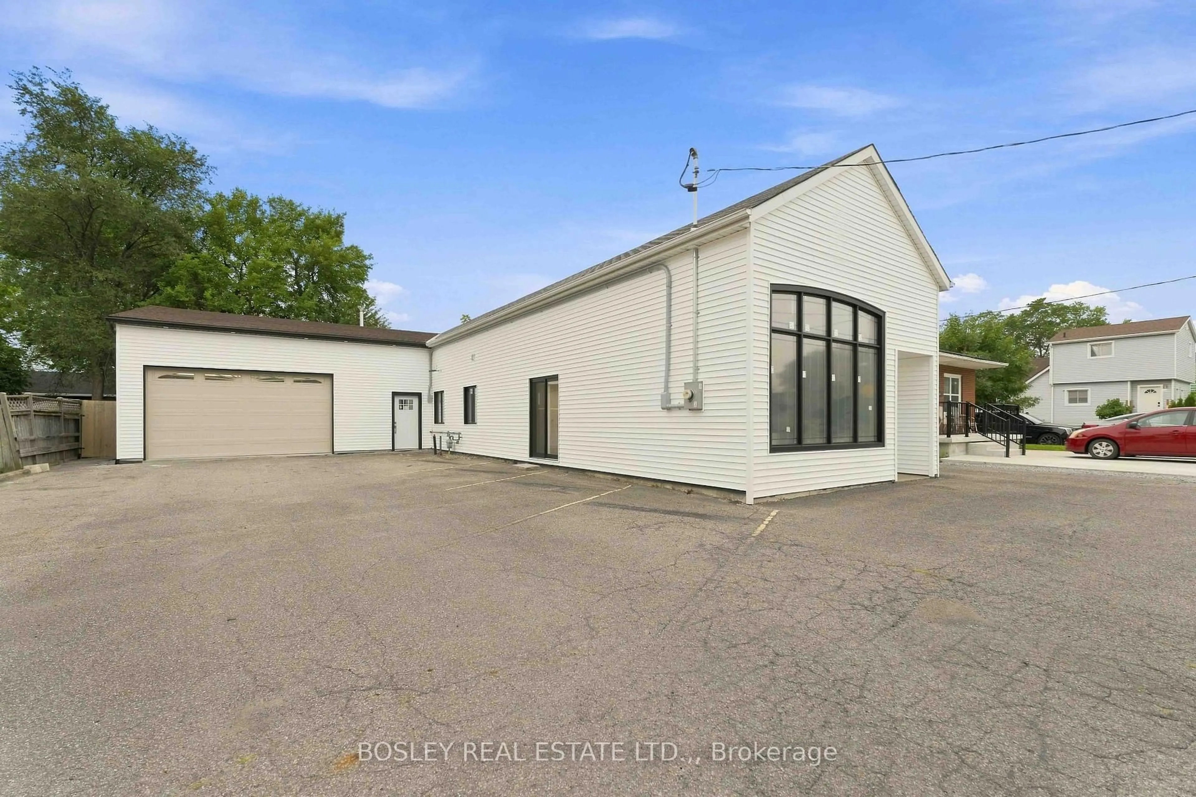 Unknown for 114 Chetwood St, St. Catharines Ontario L2S 2A8