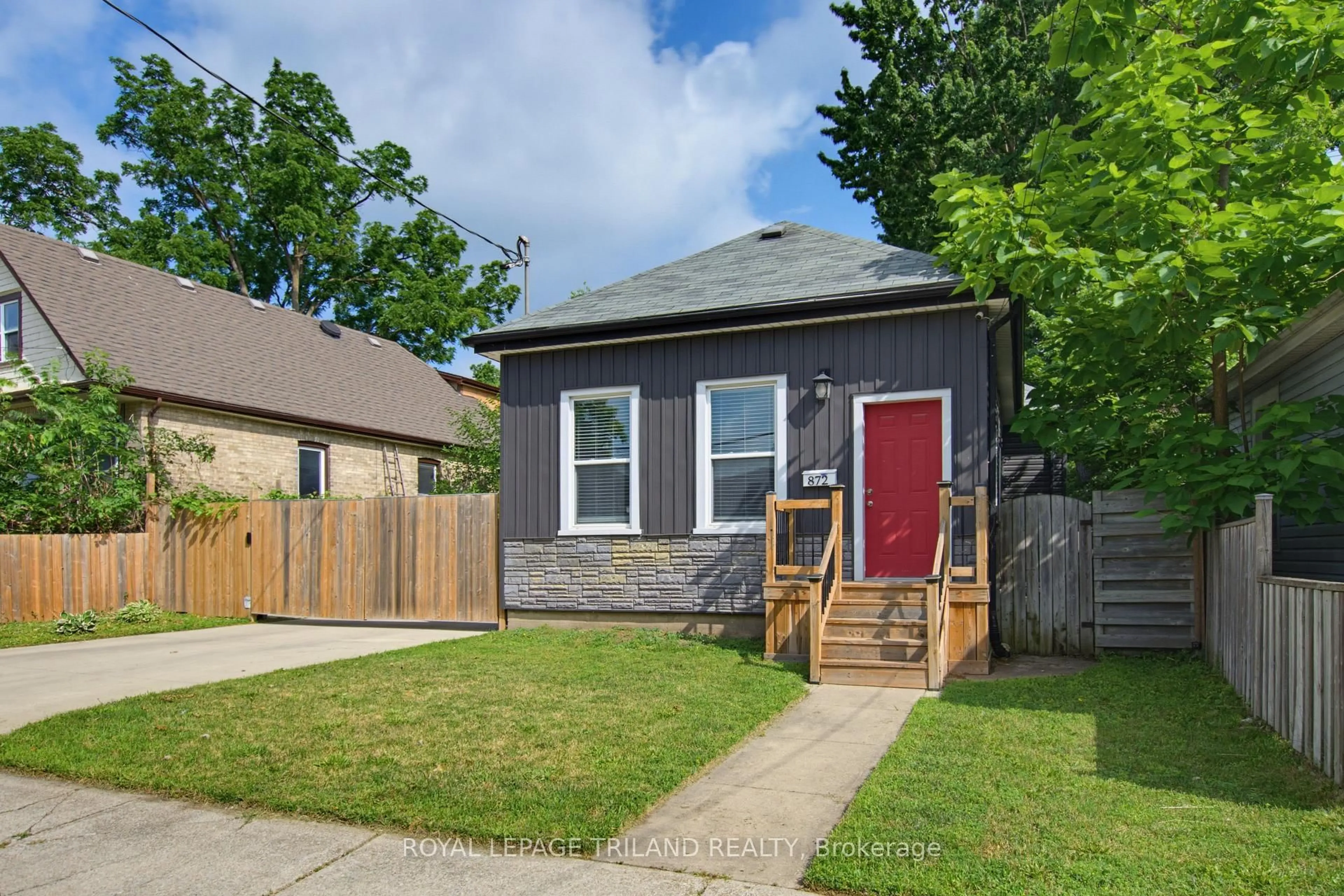 Unknown for 872 Stedwell St, London East Ontario N5Z 1L8