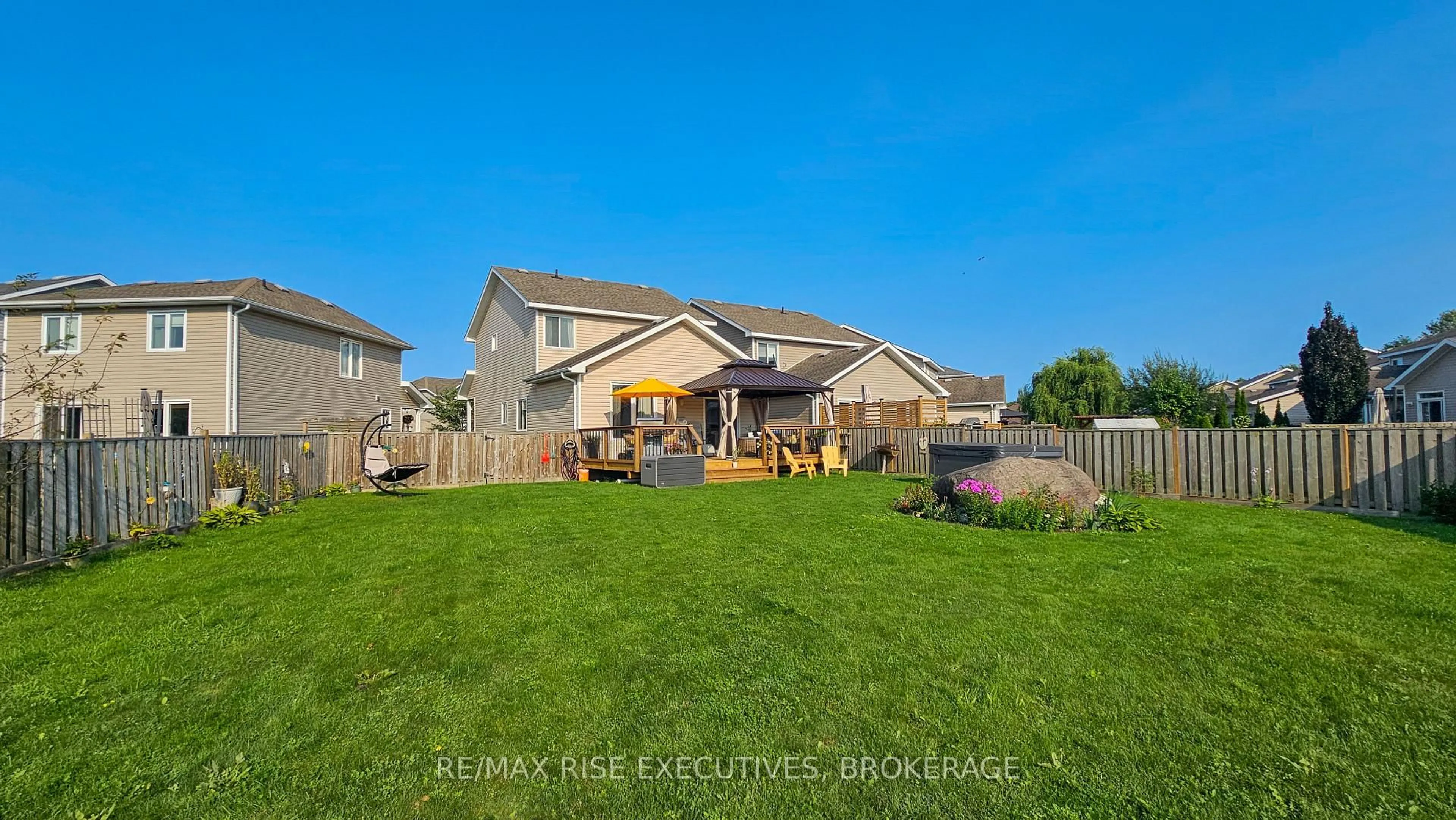 A pic from outside/outdoor area/front of a property/back of a property/a pic from drone, unknown for 724 Margaret Way, Kingston Ontario K7K 0B9