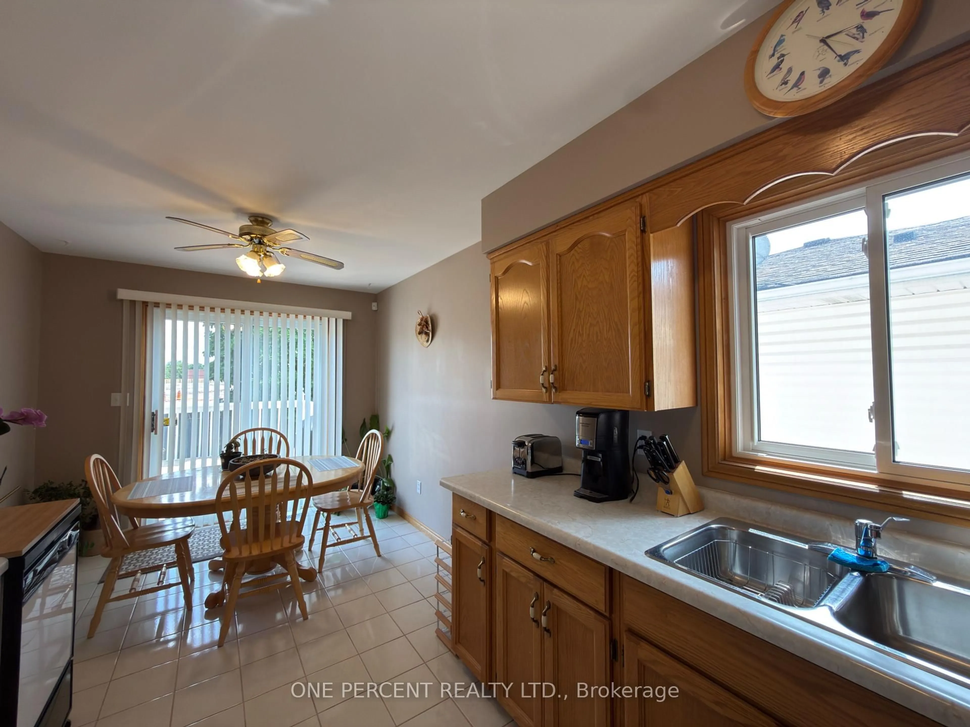 Standard kitchen, ceramic/tile floor for 7476 Monastery Dr, Niagara Falls Ontario L2H 3A7