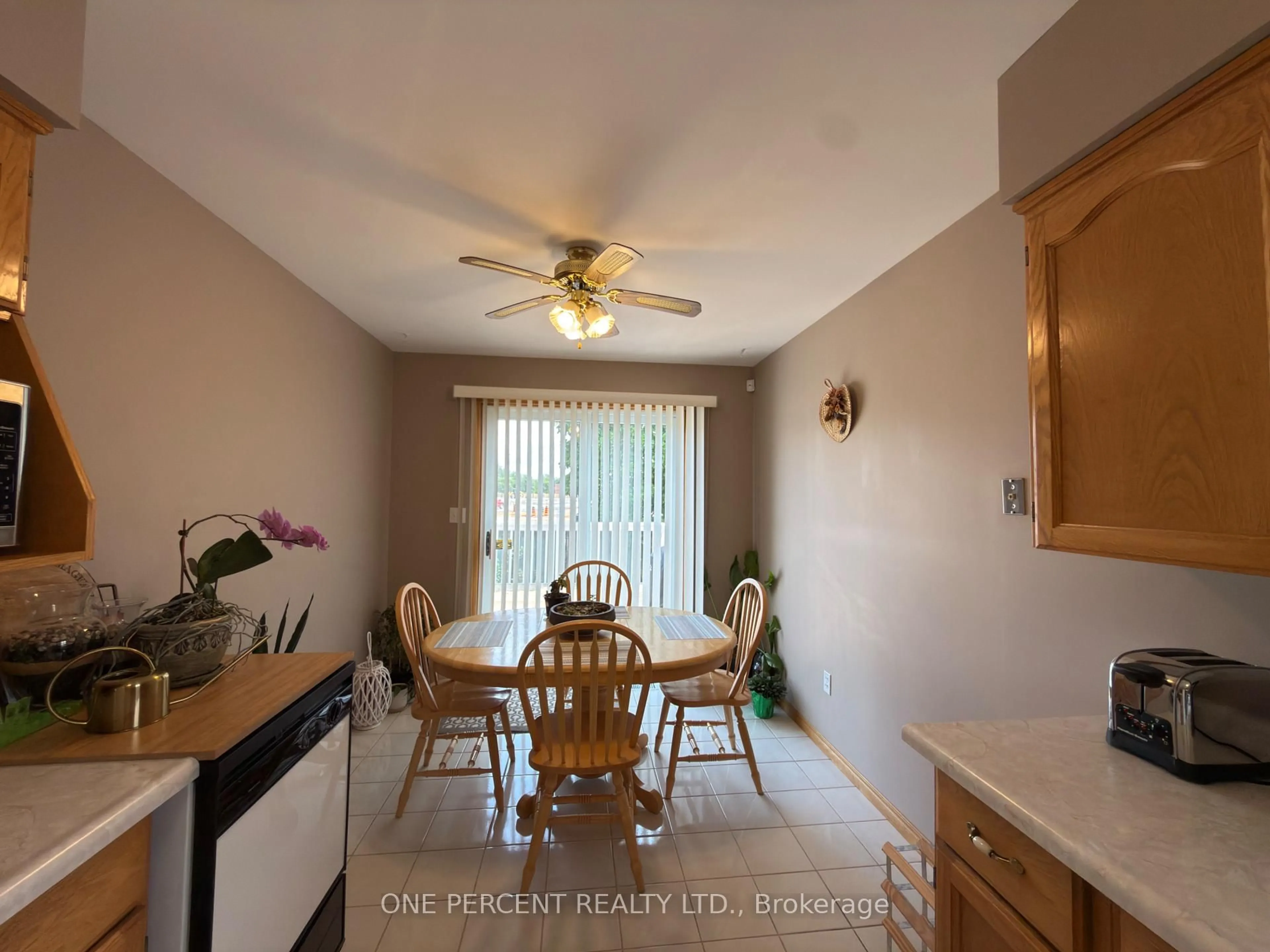 A pic of a room for 7476 Monastery Dr, Niagara Falls Ontario L2H 3A7