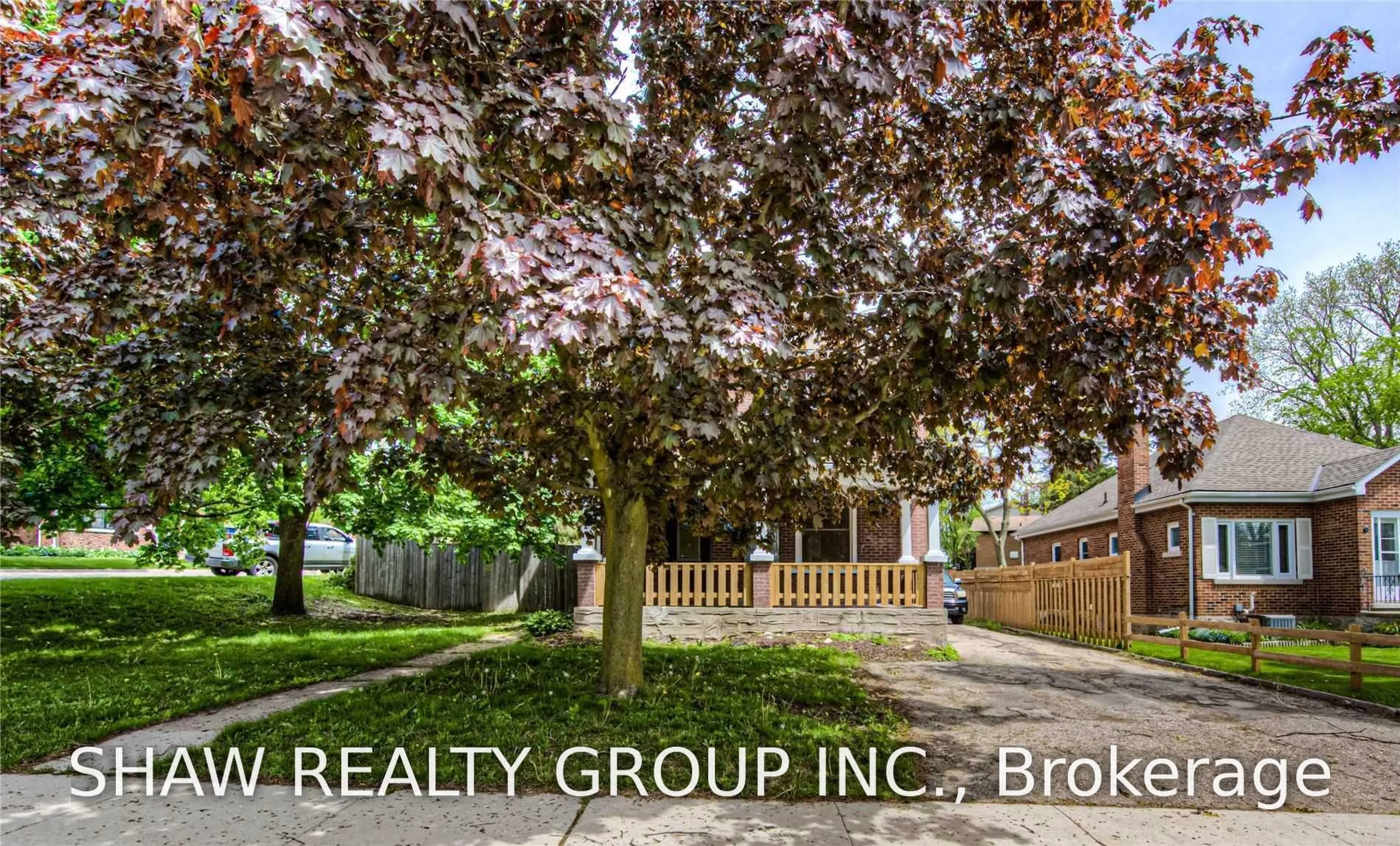 A pic from outside/outdoor area/front of a property/back of a property/a pic from drone, street for 69 Hungerford Rd, Cambridge Ontario N3C 2P7