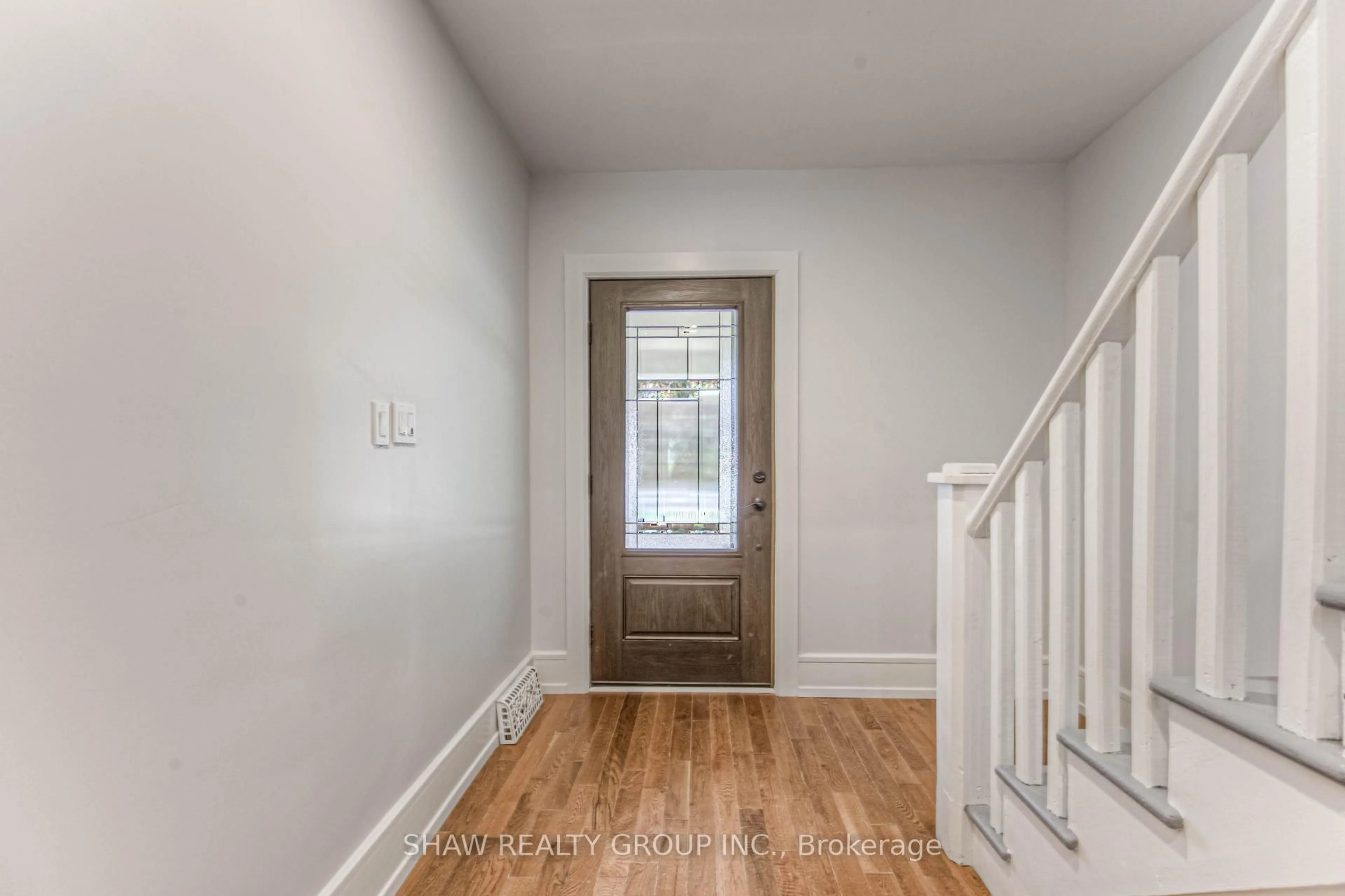 Indoor entryway for 69 Hungerford Rd, Cambridge Ontario N3C 2P7