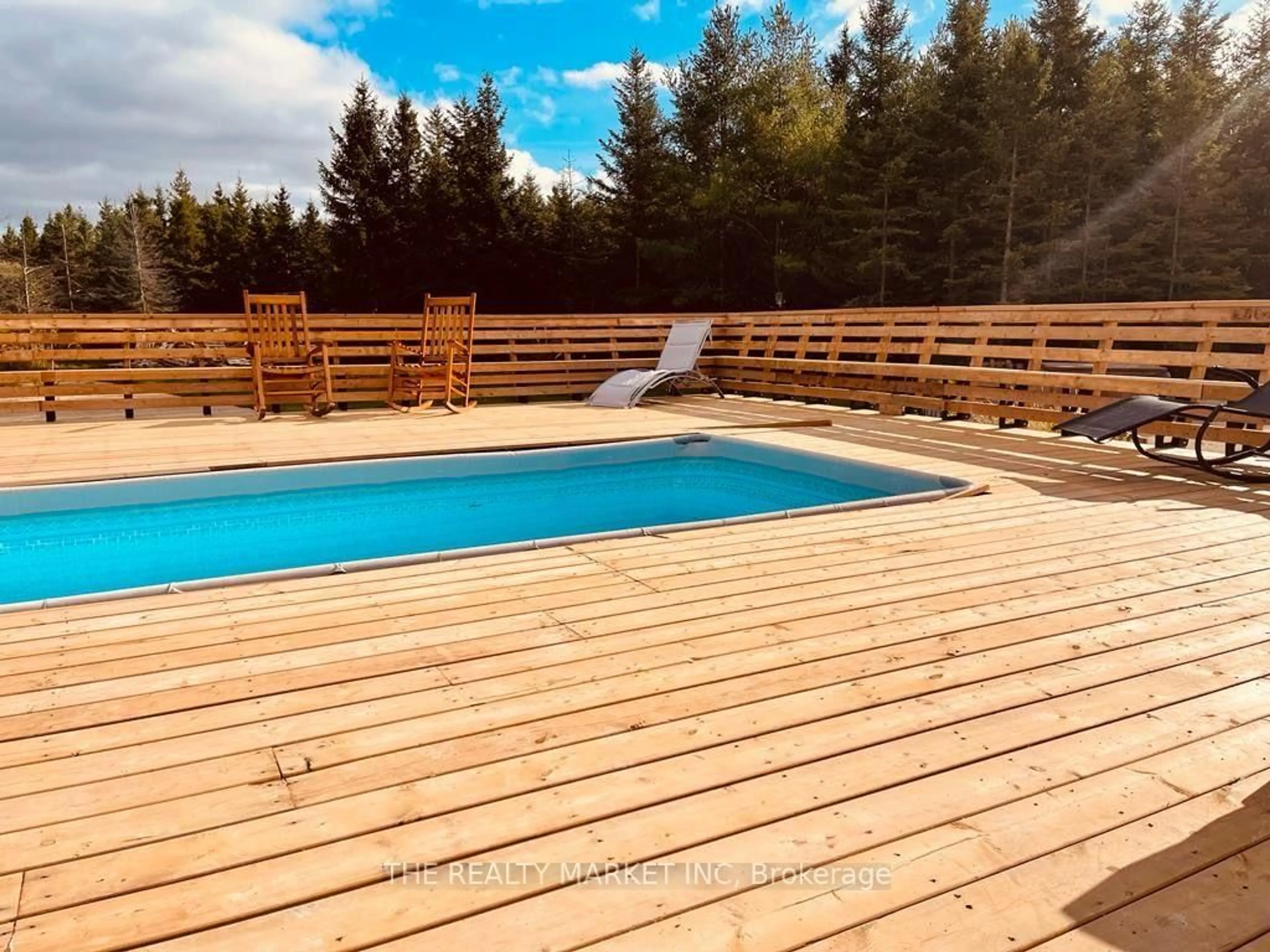 Pool for 383206 20 Sdrd, Amaranth Ontario L9W 3X6