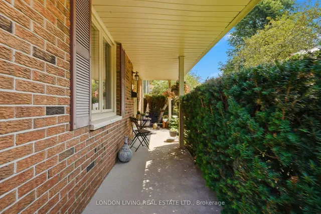 91 St Clair Crt, London South 5