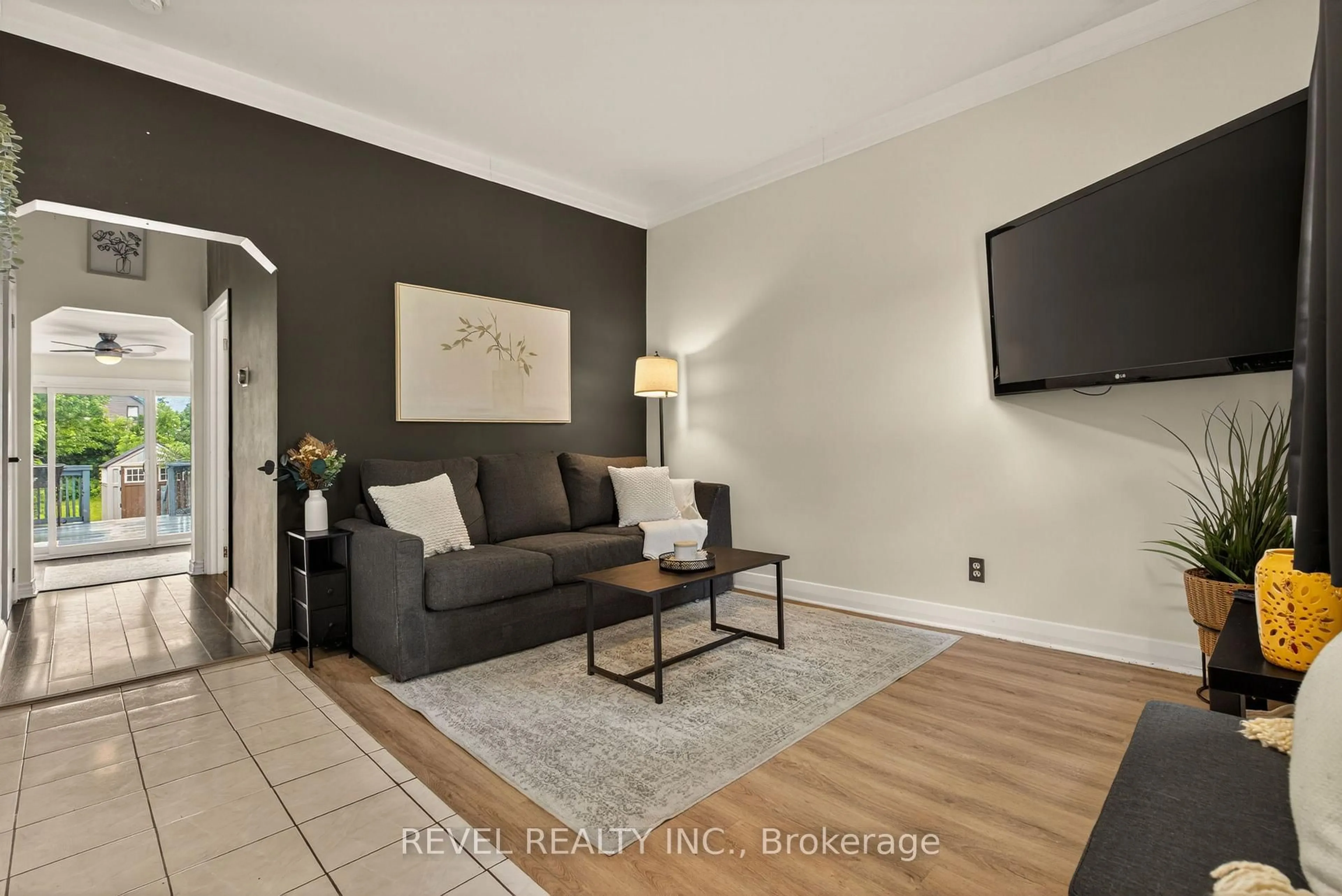 Living room with furniture, unknown for 153 Ferrie St, Hamilton Ontario L8L 3T4