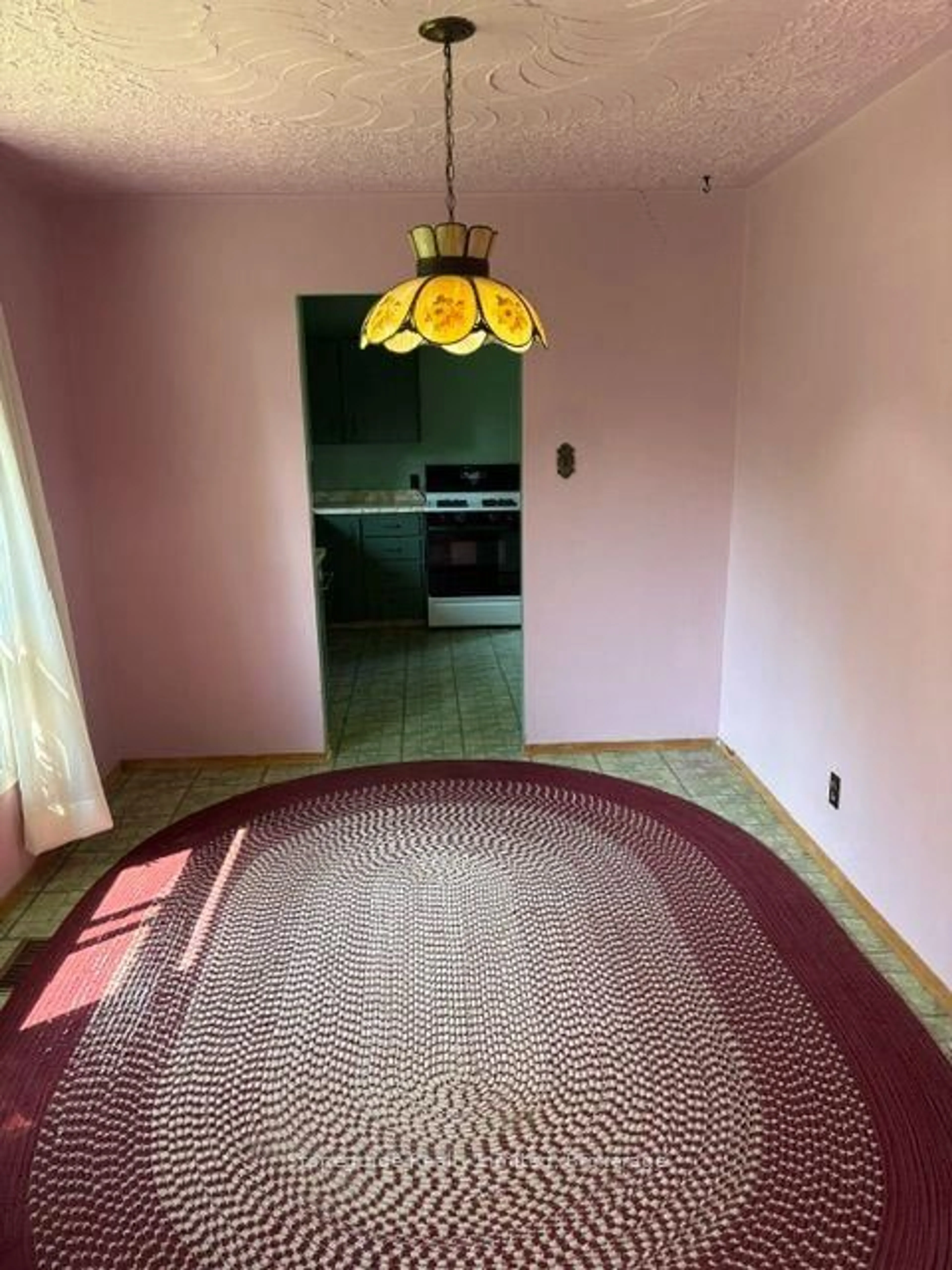 A pic of a room for 100 Moloney Line, Selwyn Ontario K0L 1T0