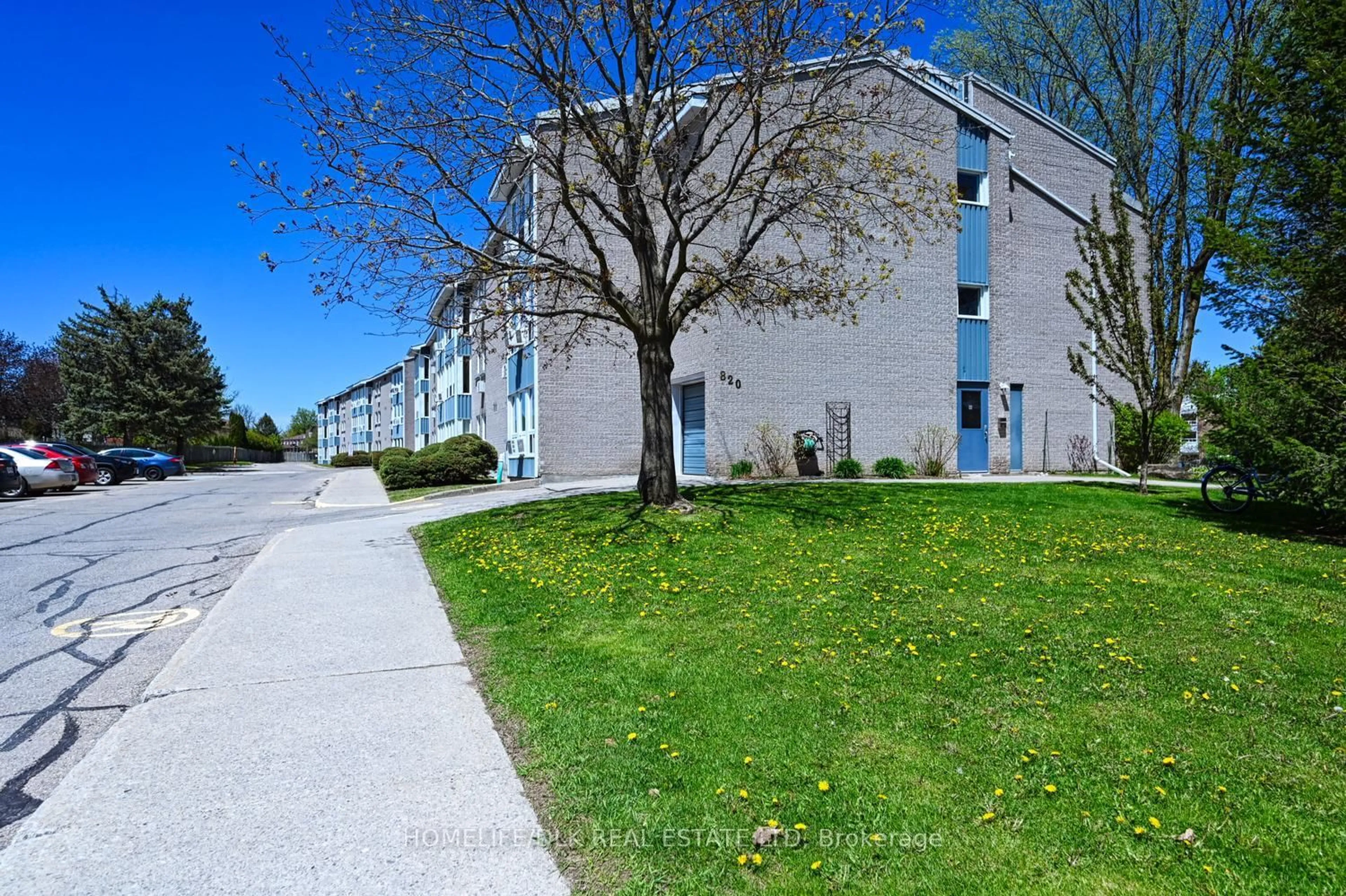 A pic from outside/outdoor area/front of a property/back of a property/a pic from drone, street for 820 Laurier Blvd #306, Brockville Ontario K6V 6Z2