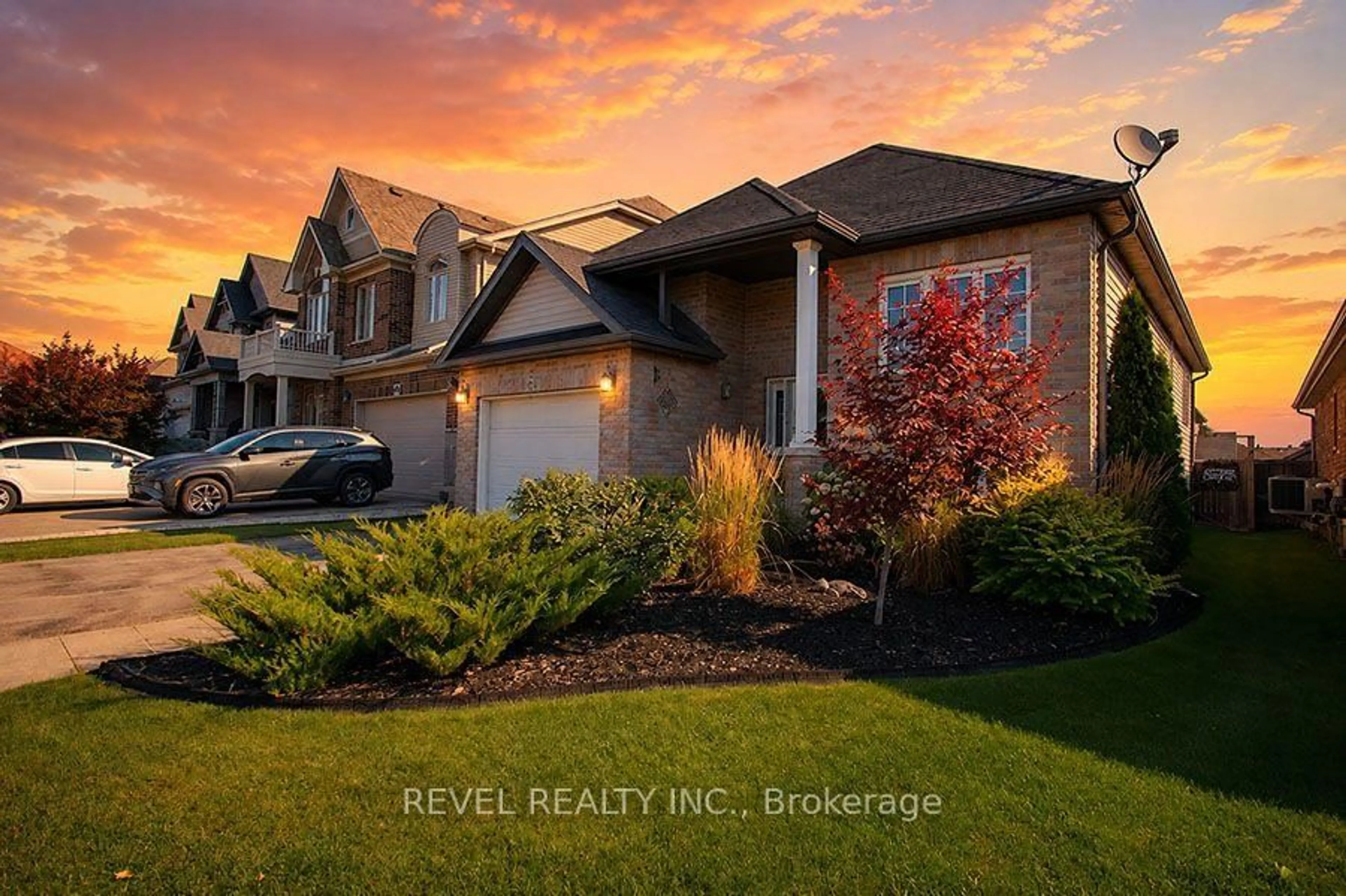 A pic from outside/outdoor area/front of a property/back of a property/a pic from drone, unknown for 48 Nightingale Dr, Brantford Ontario N3T 0G3