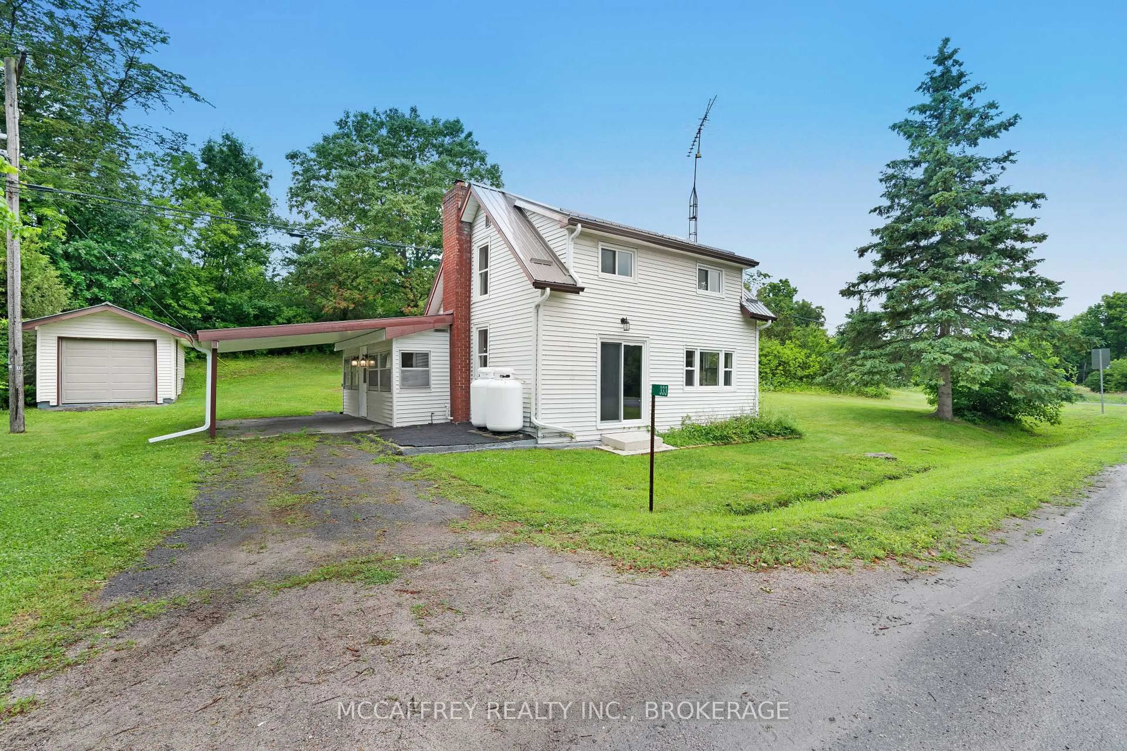 A pic from outside/outdoor area/front of a property/back of a property/a pic from drone, unknown for 333 Burridge Rd, Godfrey Ontario K0H 1T0