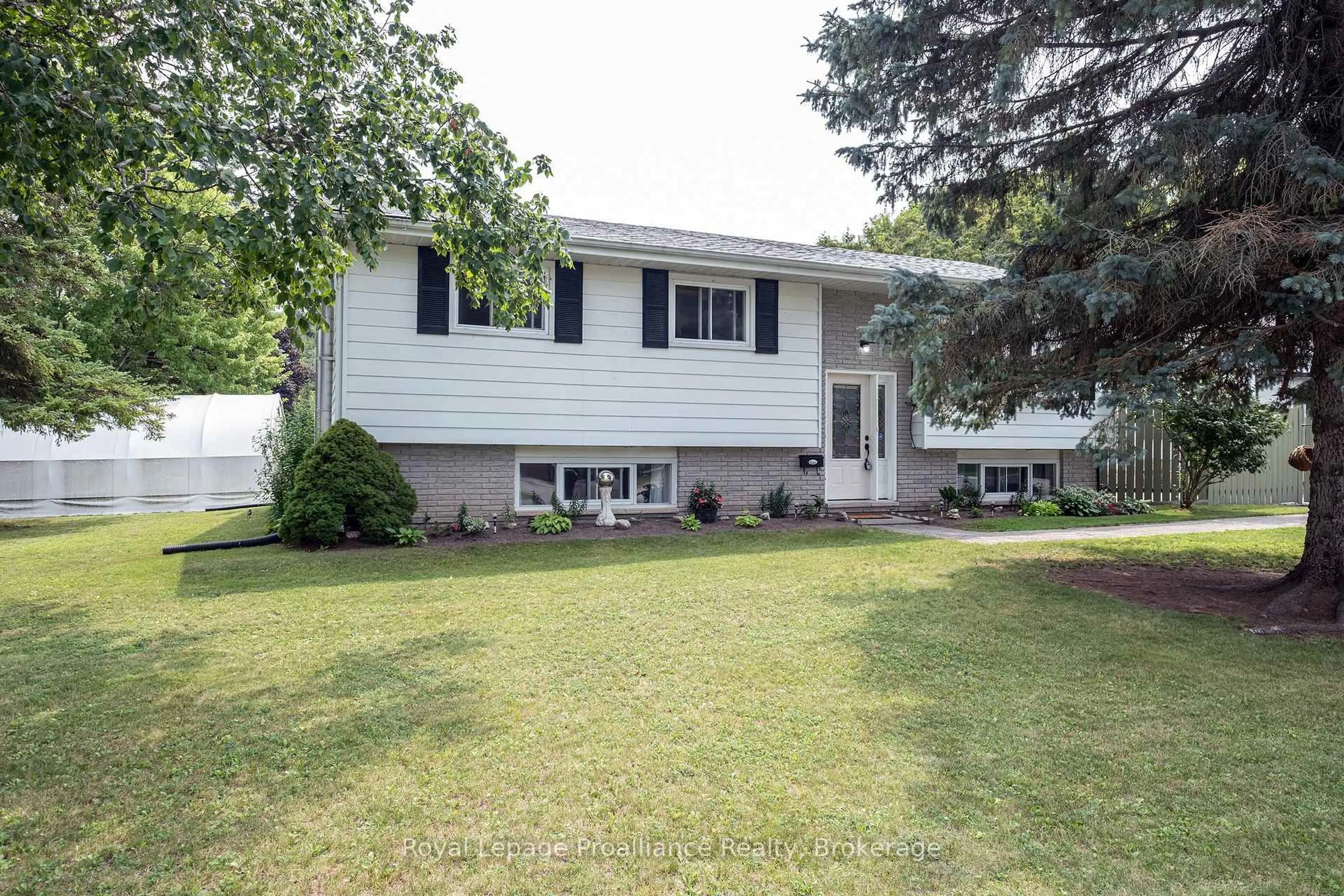 Home with vinyl exterior material, street for 115 Nicholas St, Quinte West Ontario K8V 6E8