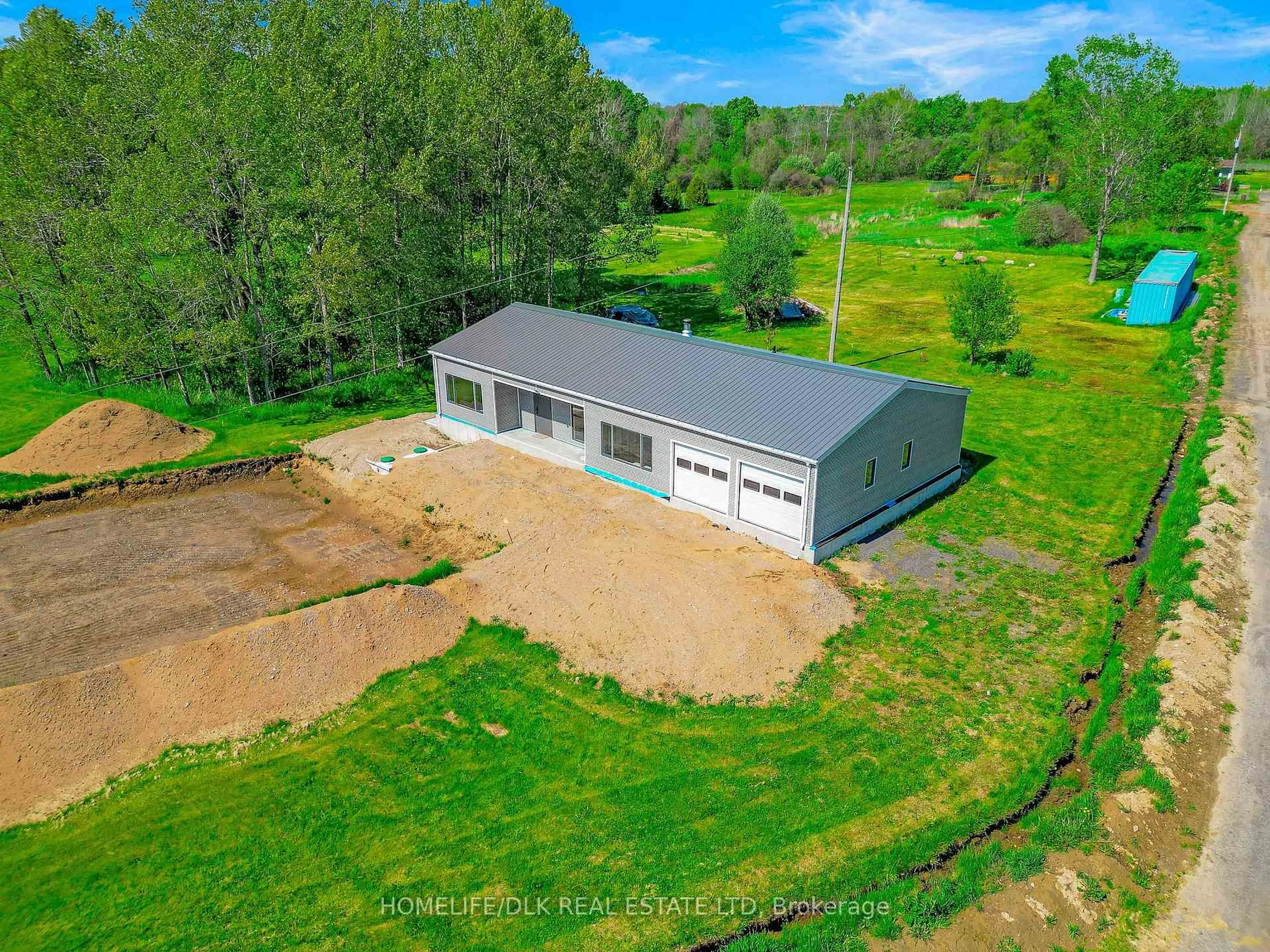 A pic from outside/outdoor area/front of a property/back of a property/a pic from drone, building for 2805 Rocky Rd, Augusta Ontario K6V 5T1