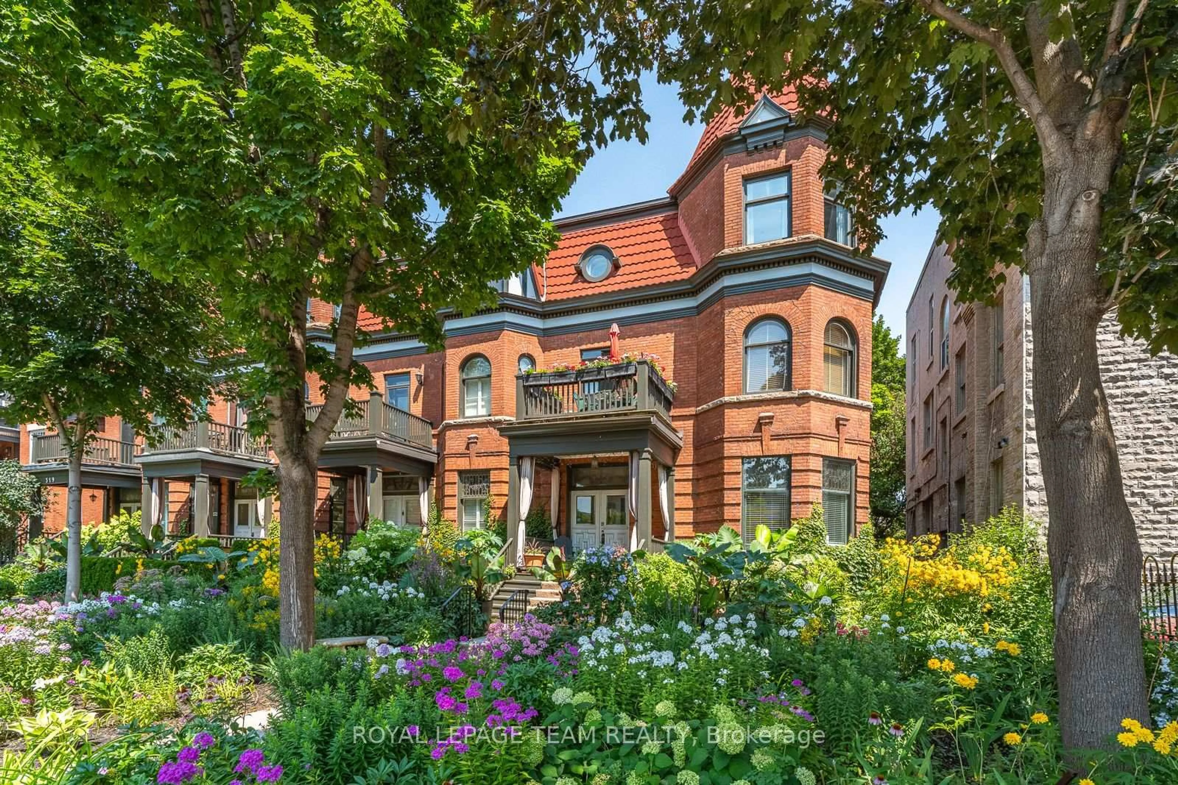 Home with brick exterior material, street for 525 King Edward Ave, Ottawa Ontario K1N 7N3