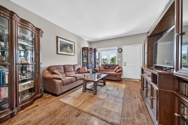 17 Grantham Ave, St. Catharines 5