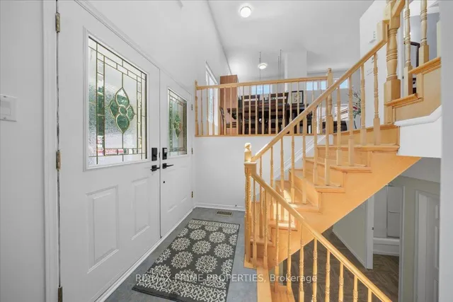 201 Gladeview Private, Ottawa 4