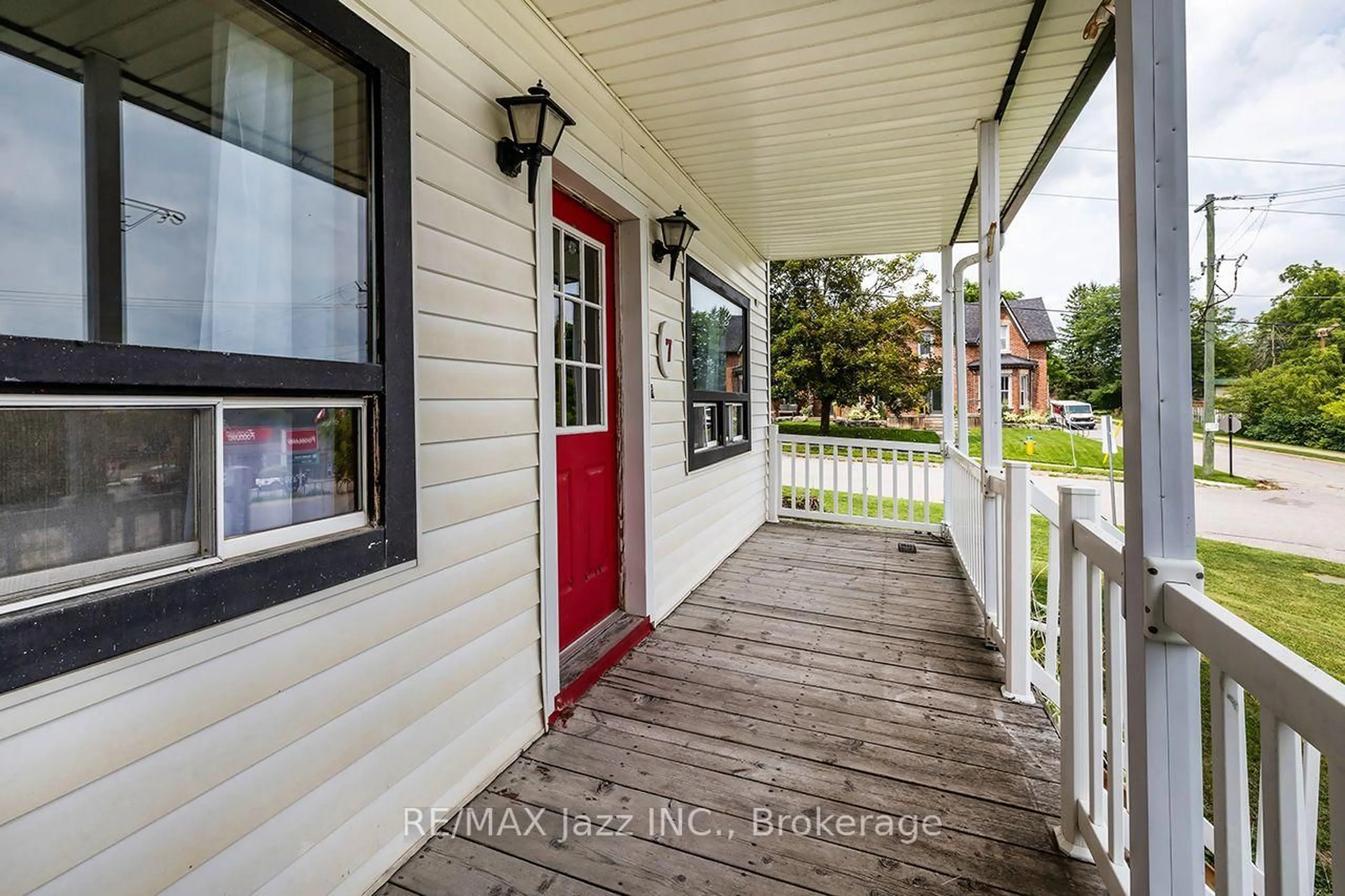 Unknown for 7 Union St, Cavan Monaghan Ontario L0A 1G0