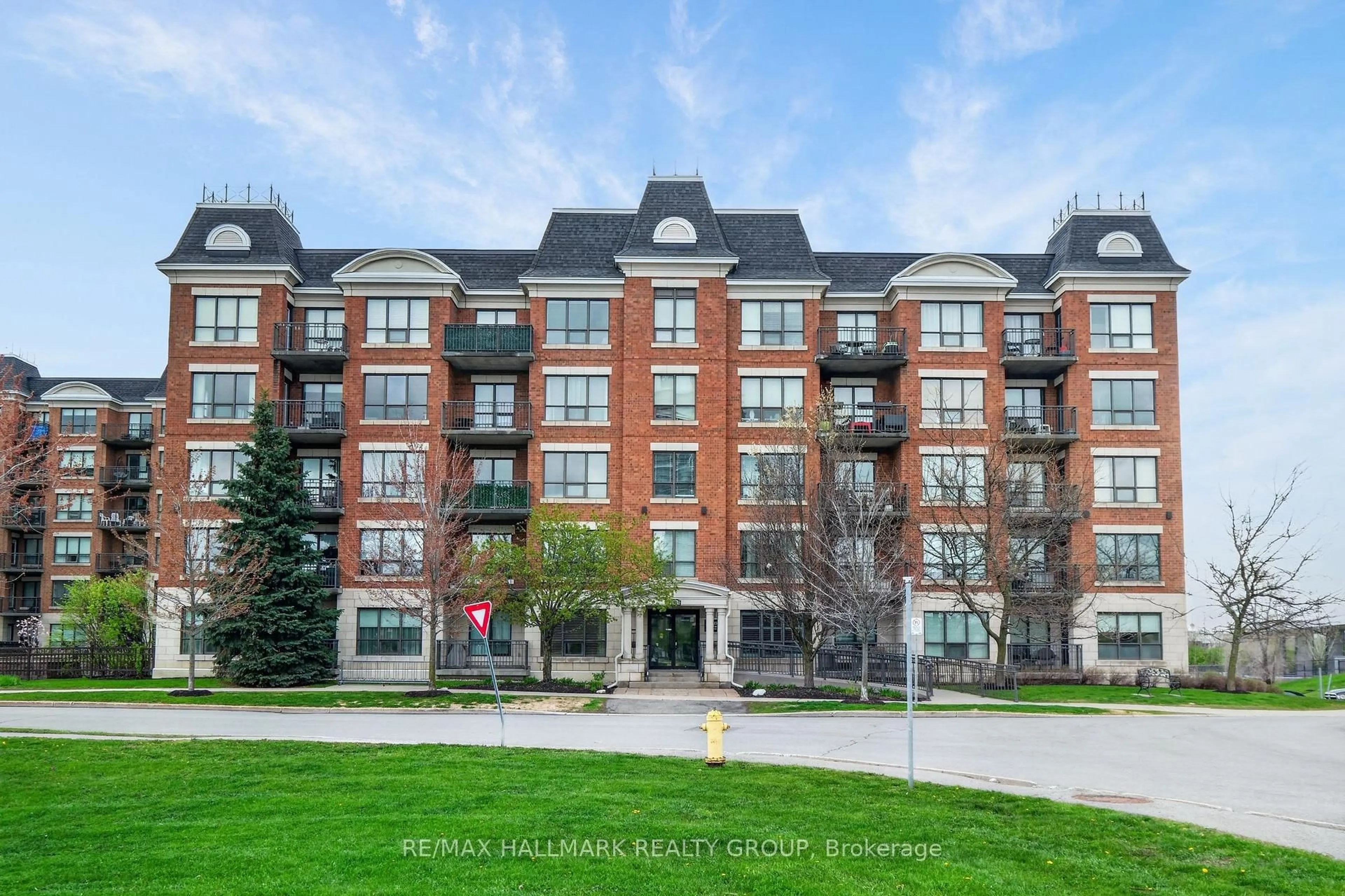 Unknown for 1005 Beauparc Private #301, Ottawa Ontario K1J 0A1