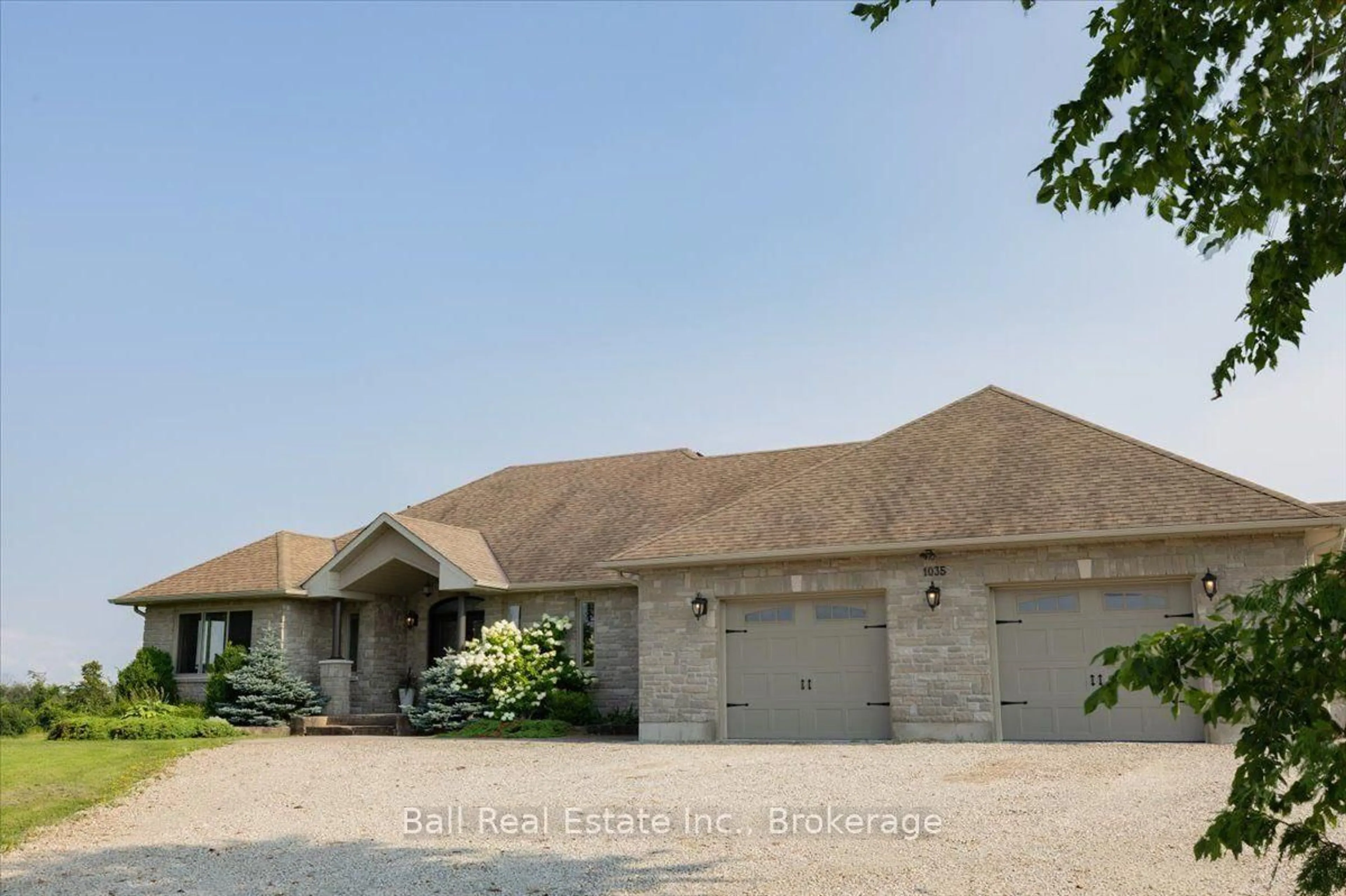A pic from outside/outdoor area/front of a property/back of a property/a pic from drone, street for 1035 Listowel Line, Selwyn Ontario K0L 1T0